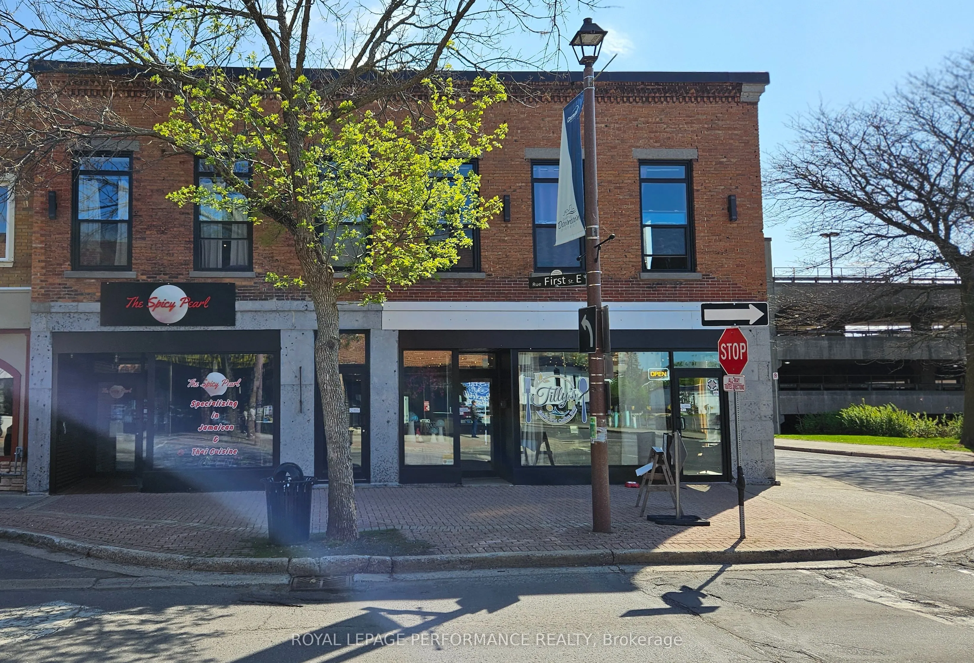 105 Pitt Street E