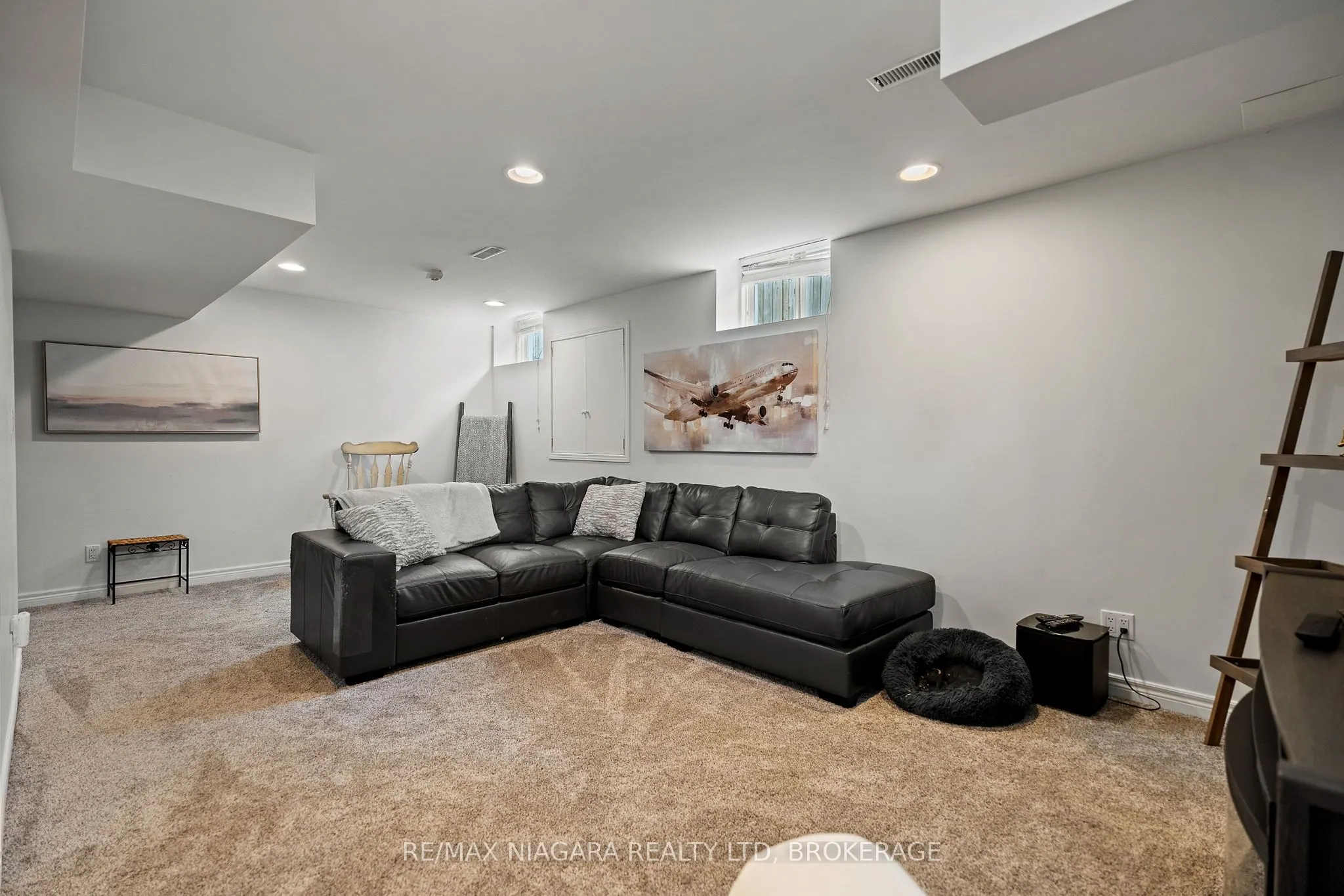 4439 Lincoln Avenue