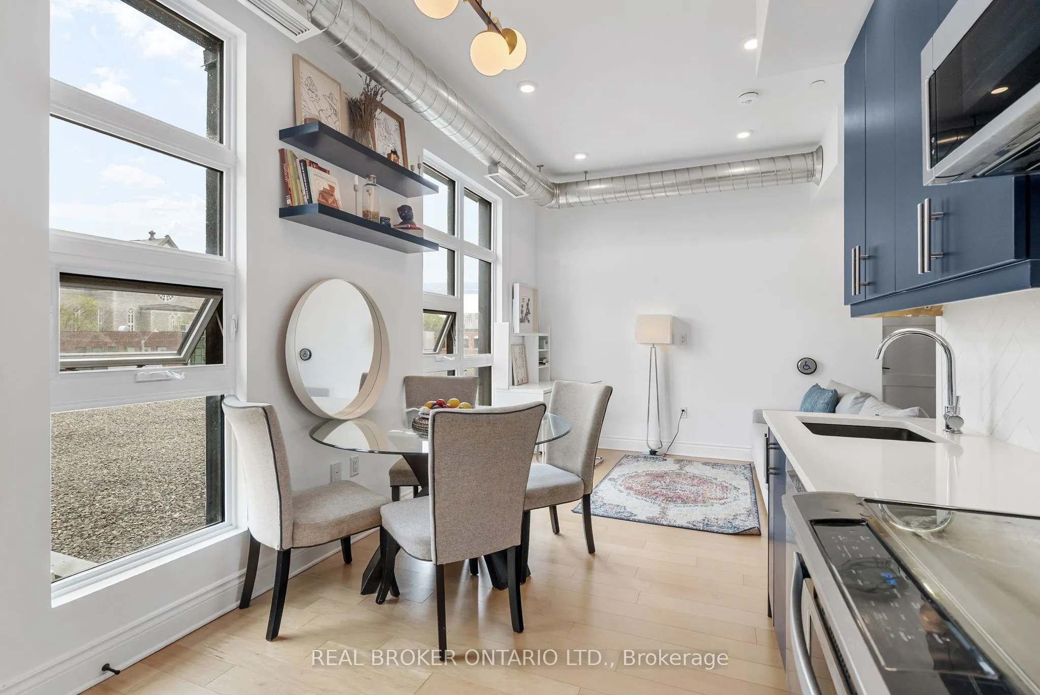 101 Pinhey Street #304
