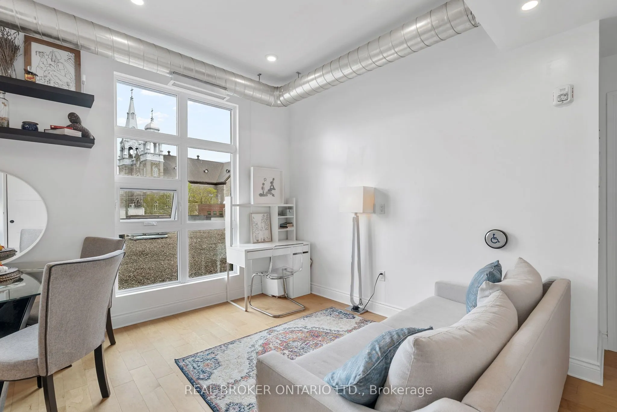 101 Pinhey Street #304
