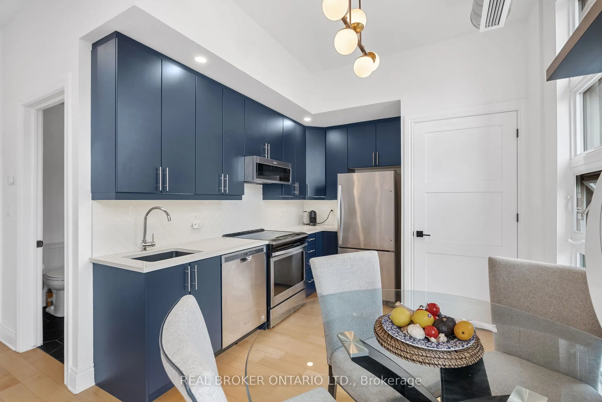 101 Pinhey Street #304