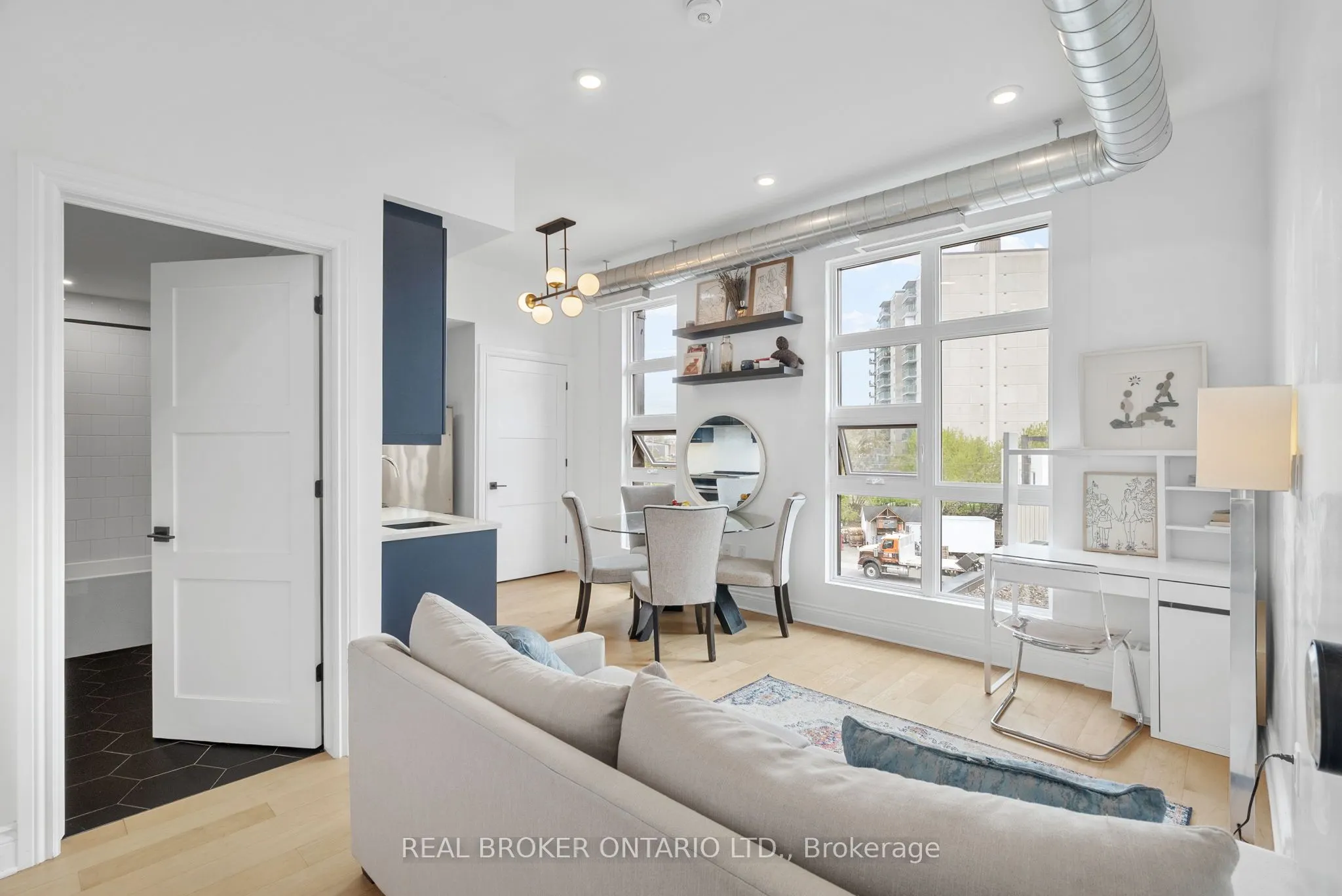 101 Pinhey Street #304