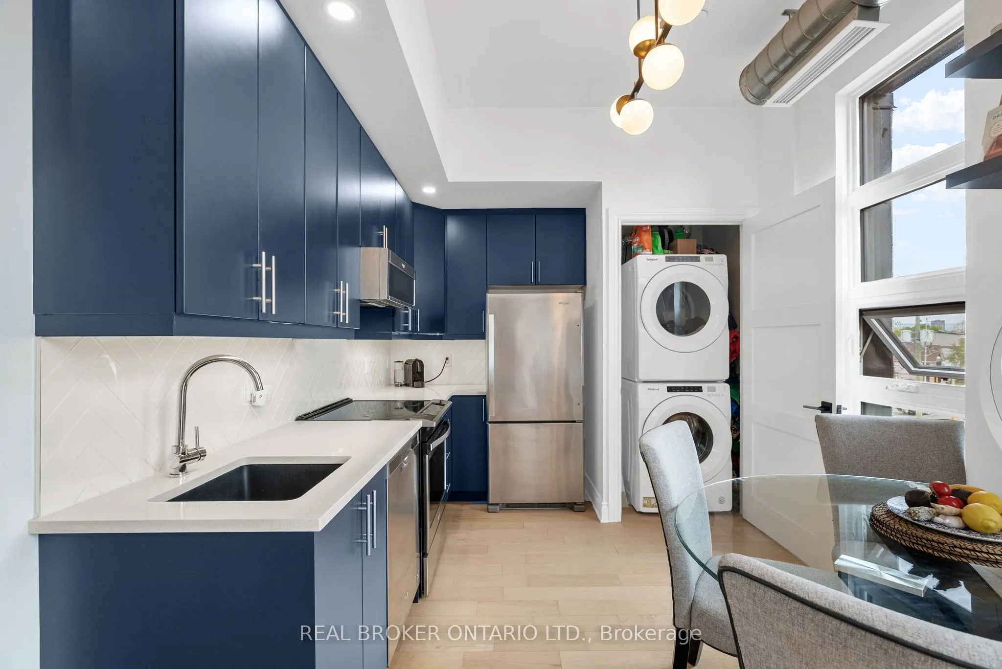 101 Pinhey Street #304
