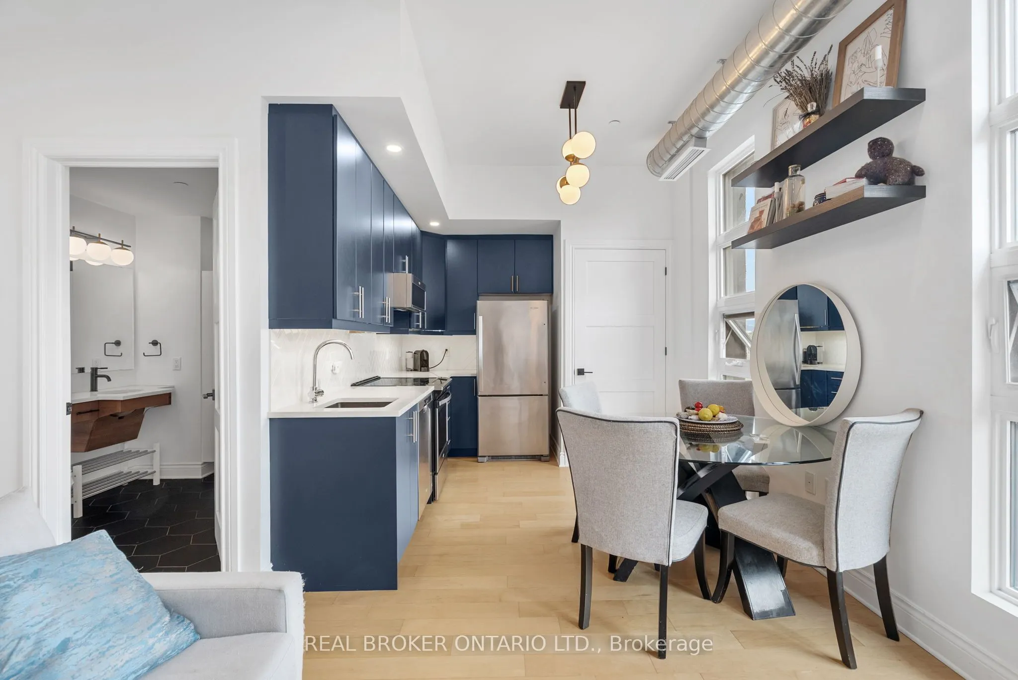 101 Pinhey Street #304