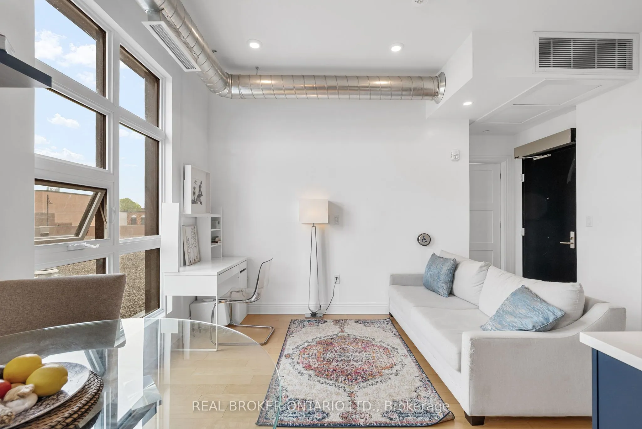 101 Pinhey Street #304