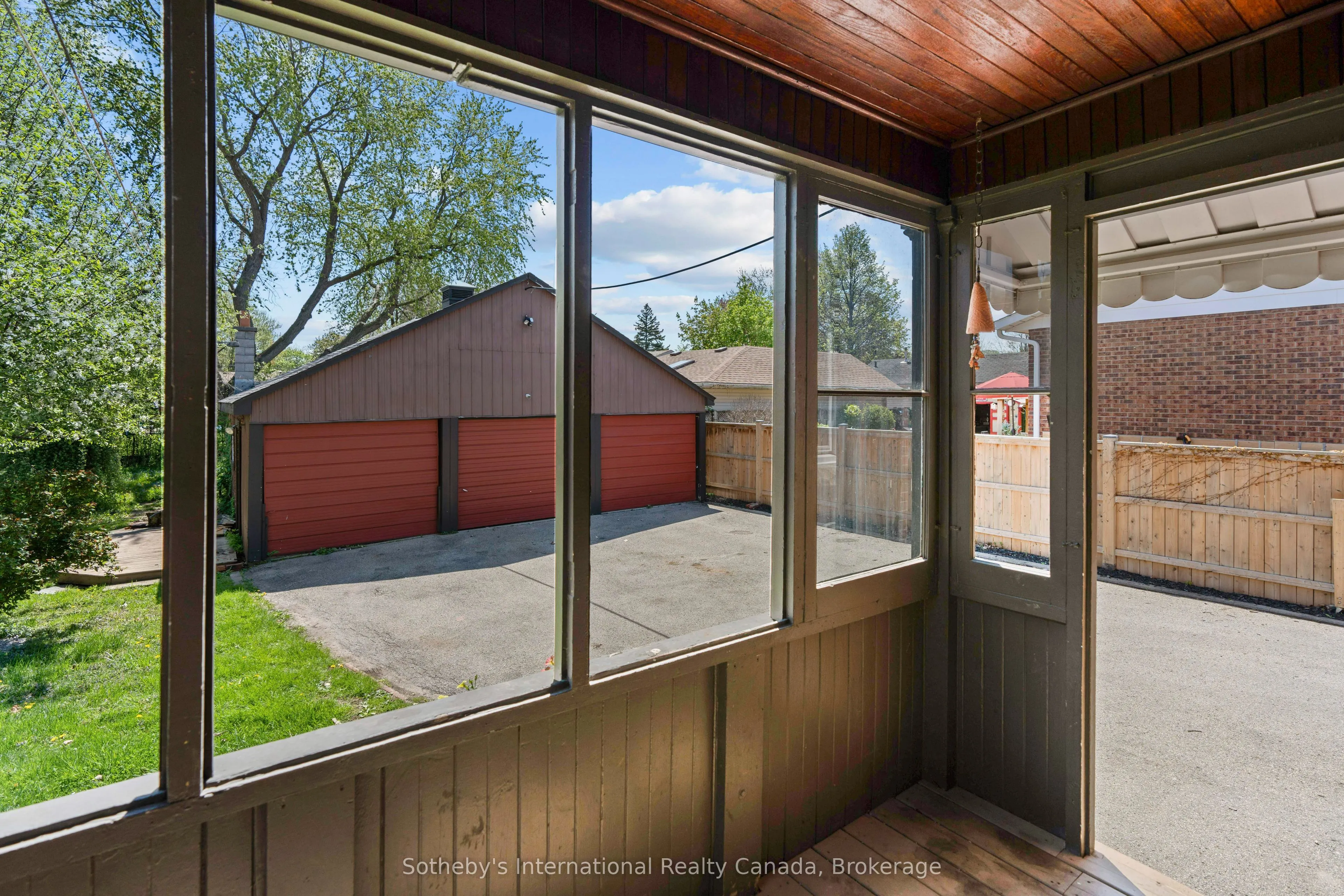122 Lake Avenue Drive