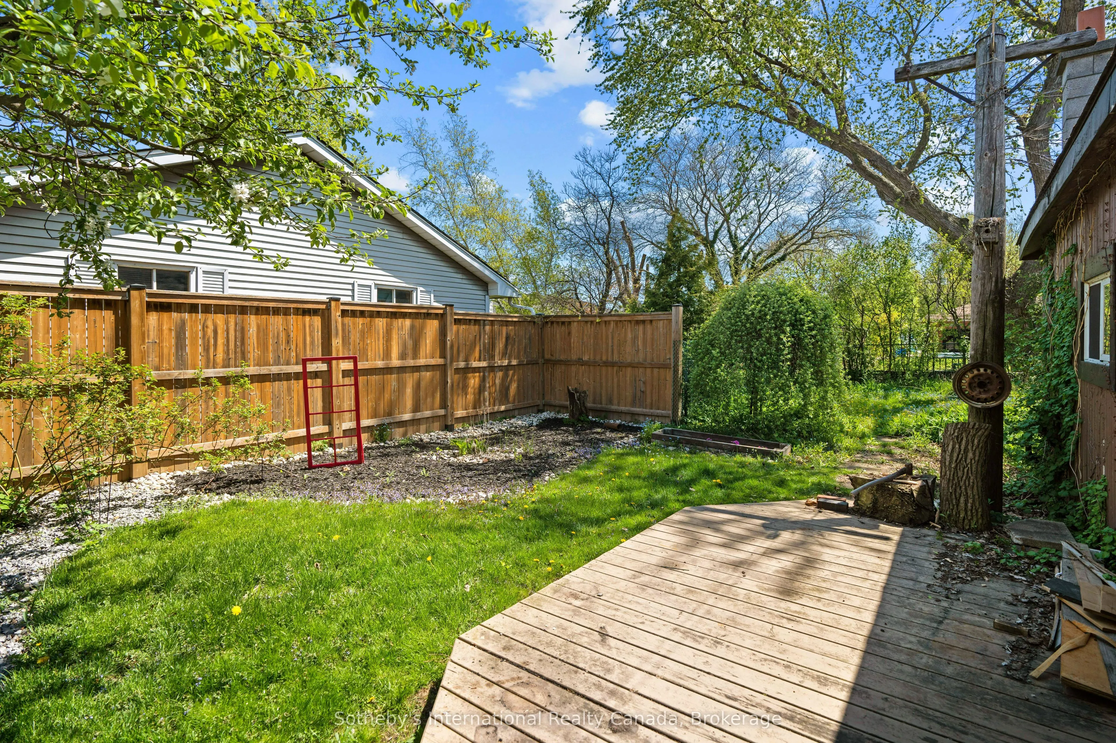 122 Lake Avenue Drive