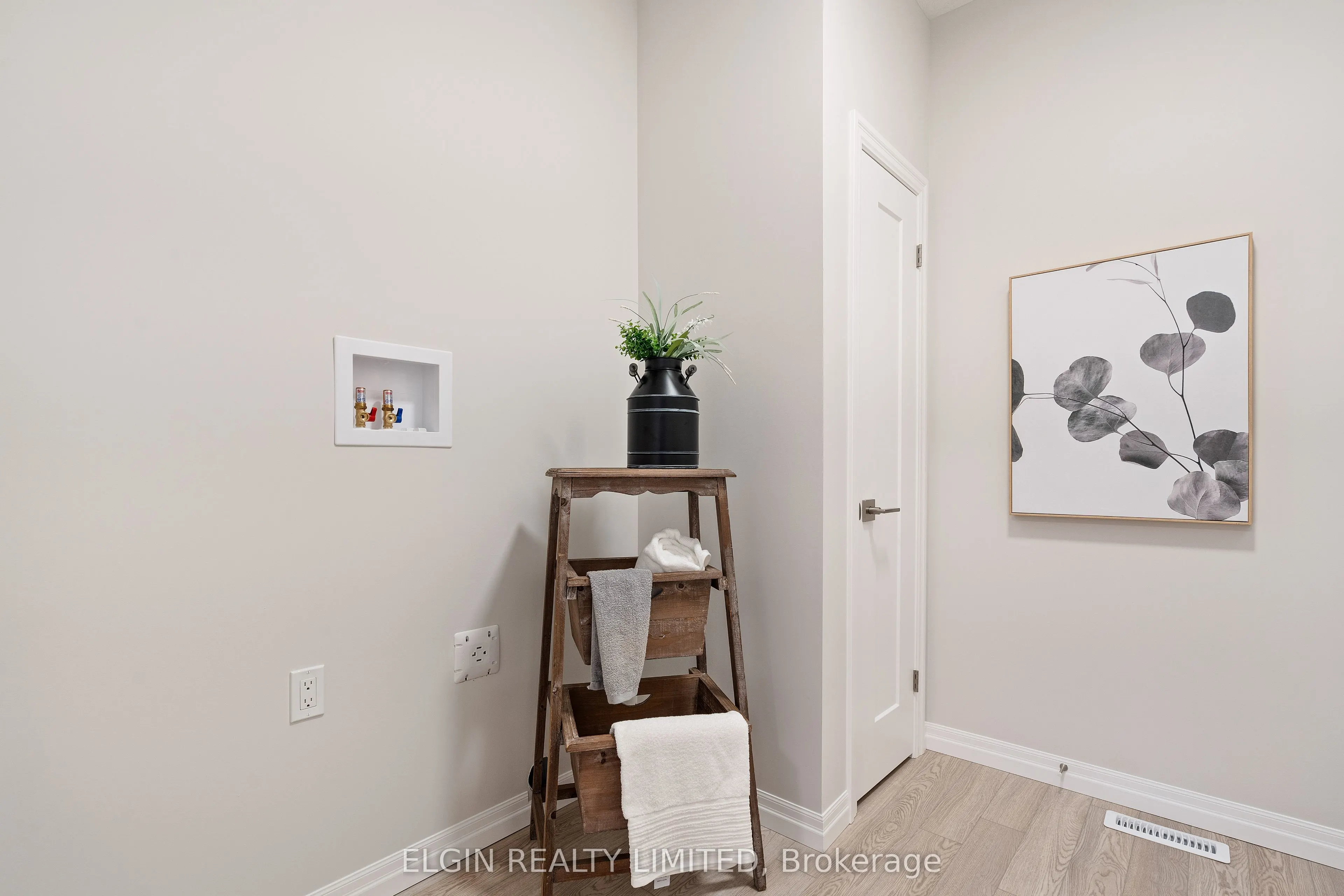 6 Hemlock Crescent