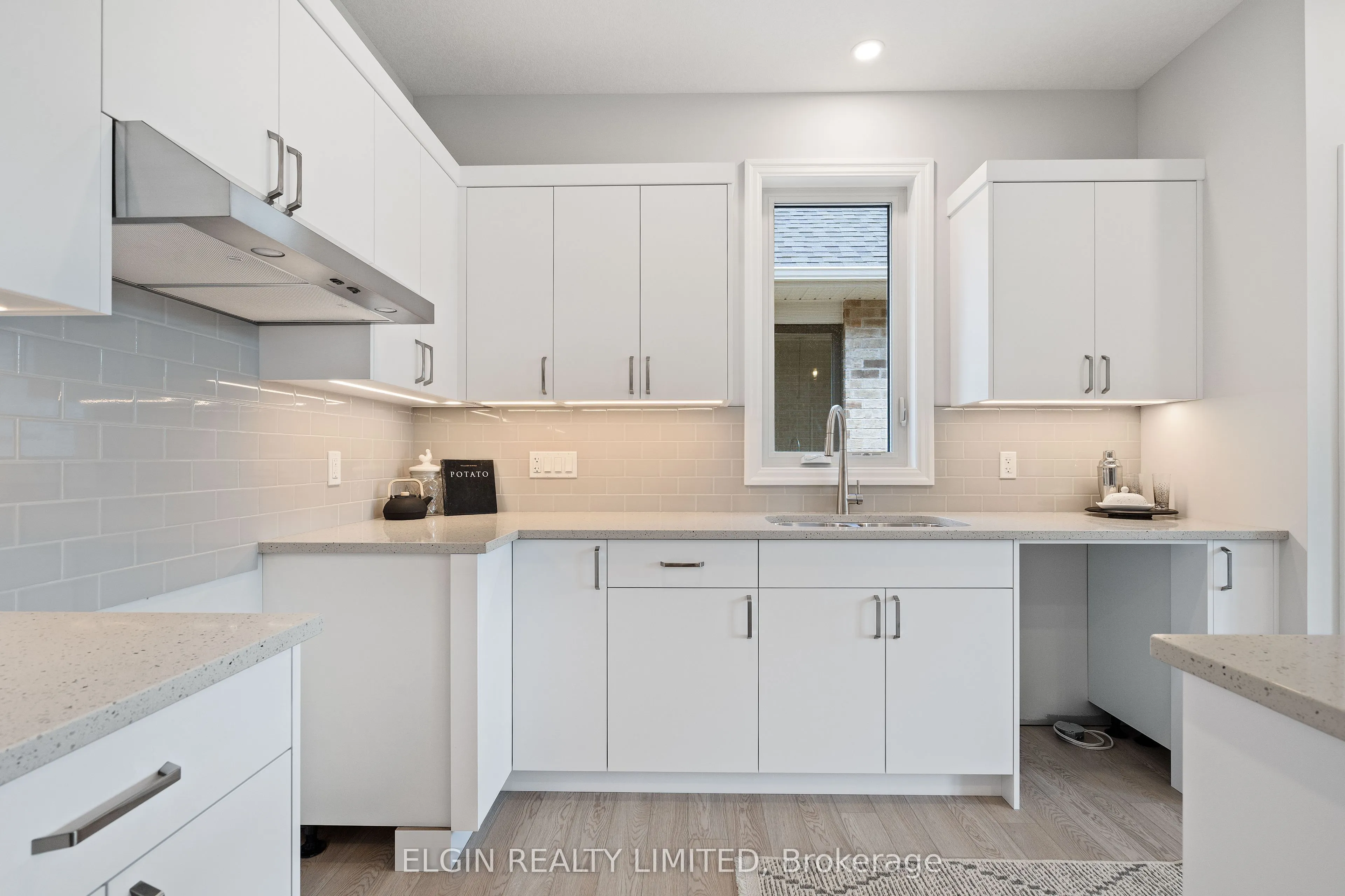 6 Hemlock Crescent