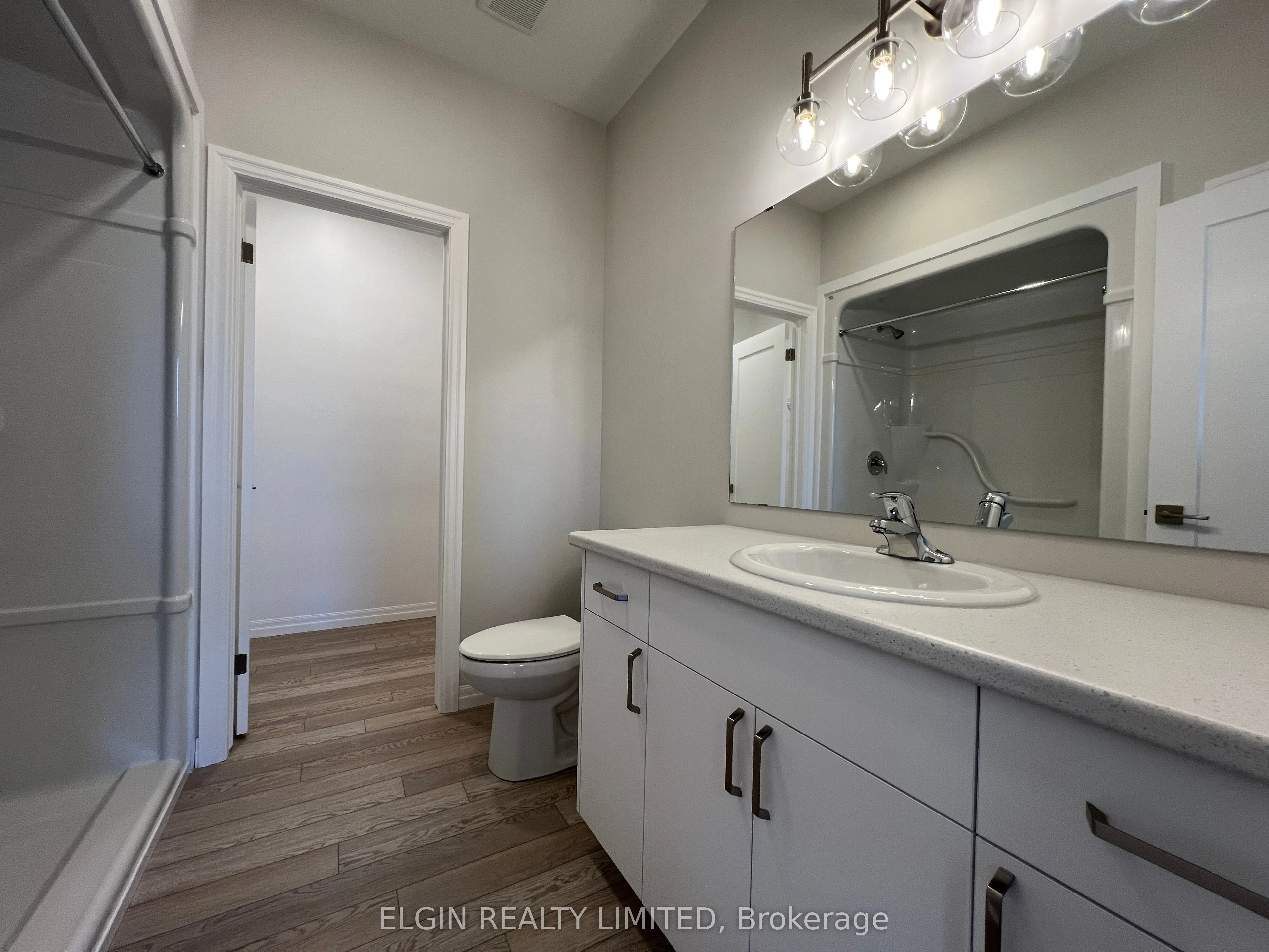 8 Hemlock Crescent