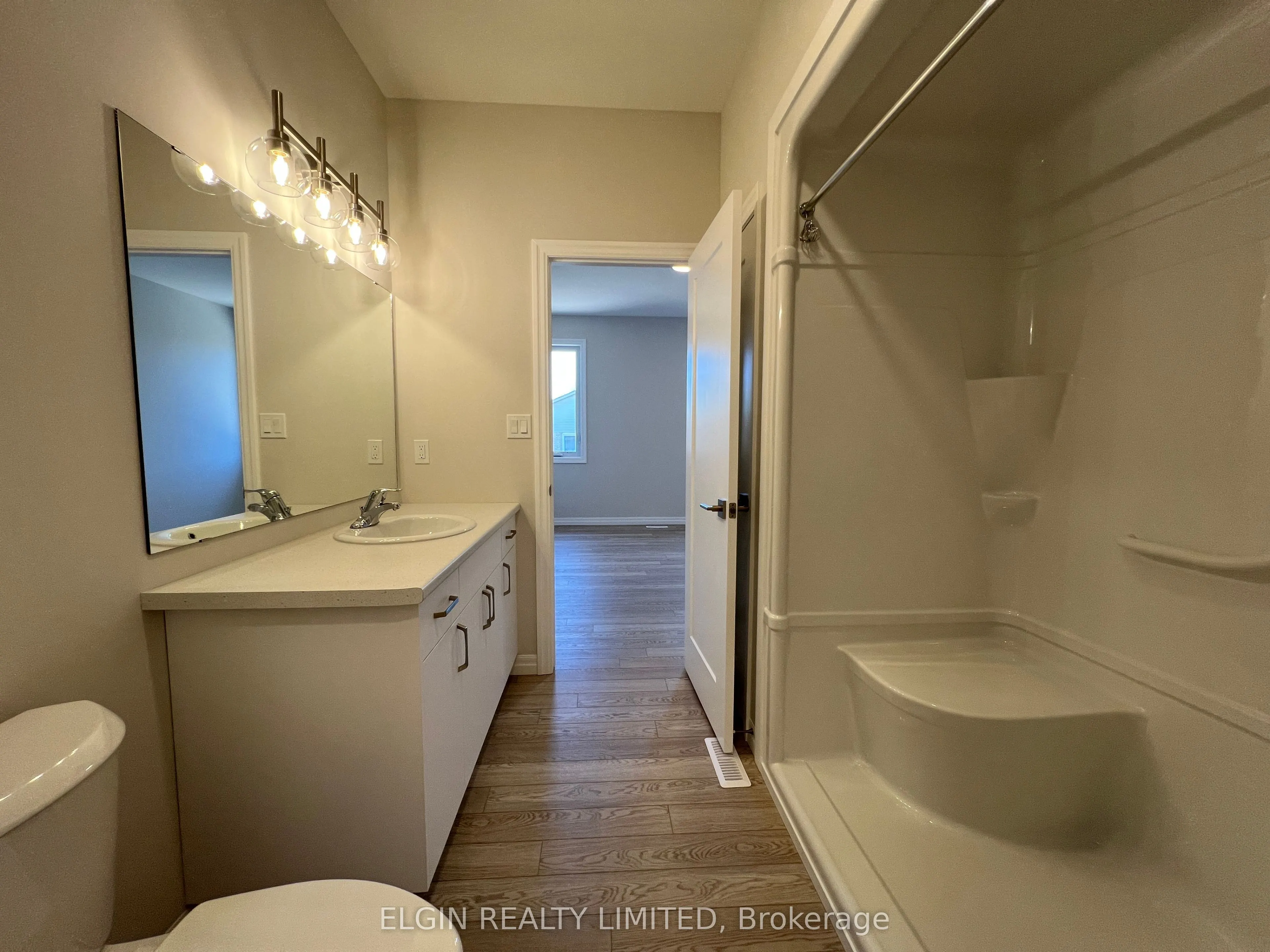8 Hemlock Crescent