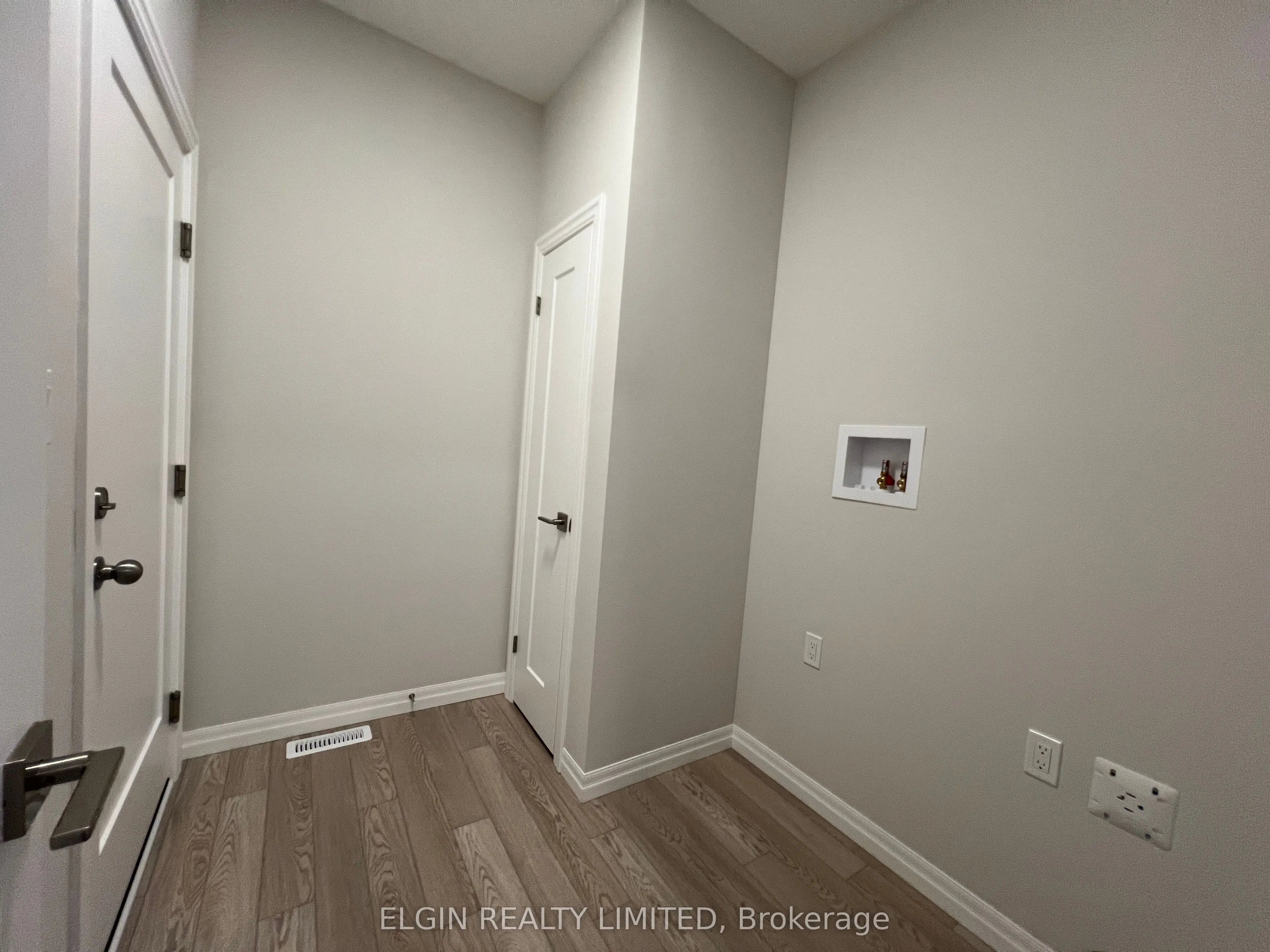 8 Hemlock Crescent
