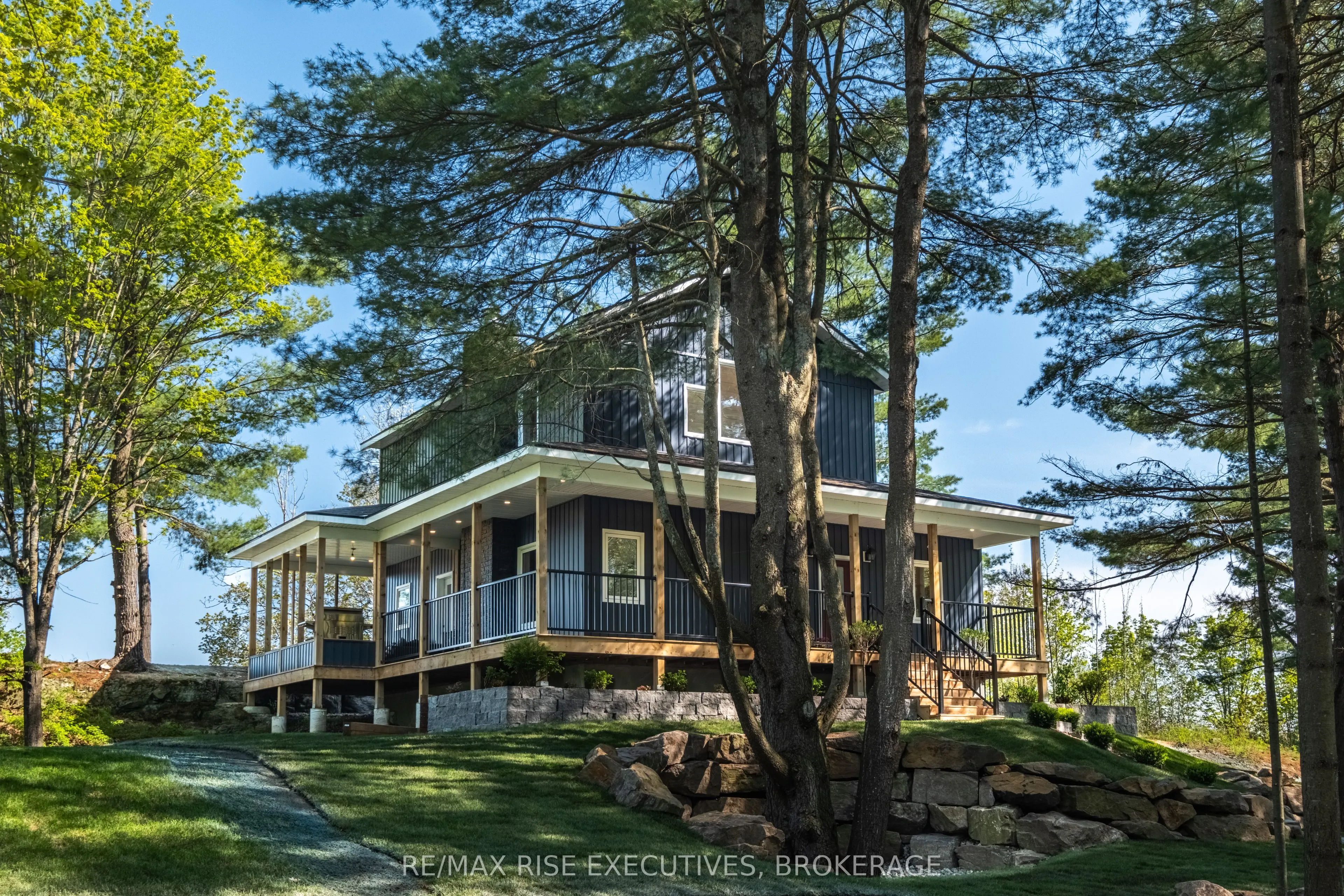 1022 Briscoe Bay Lane