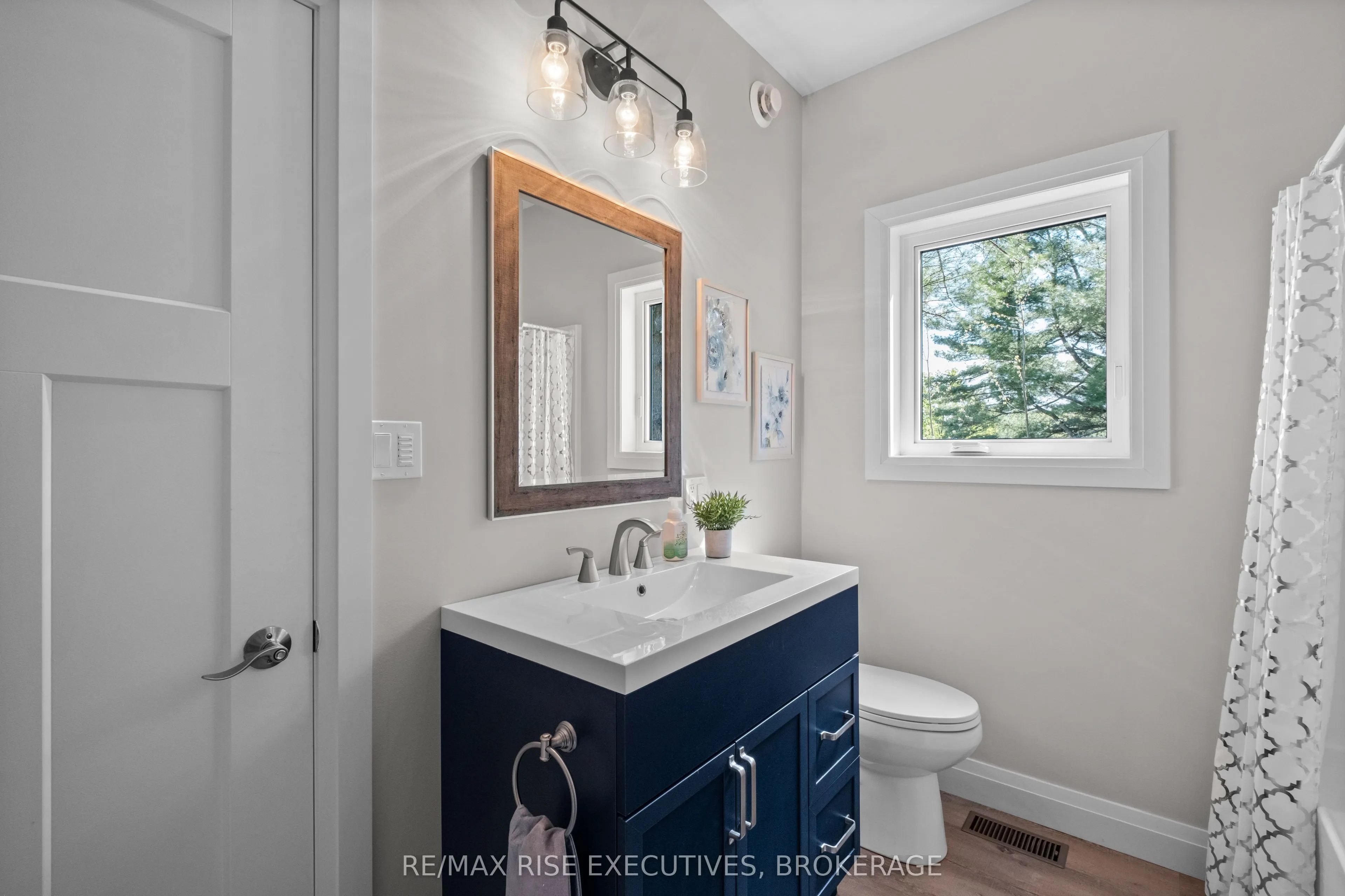 1022 Briscoe Bay Lane