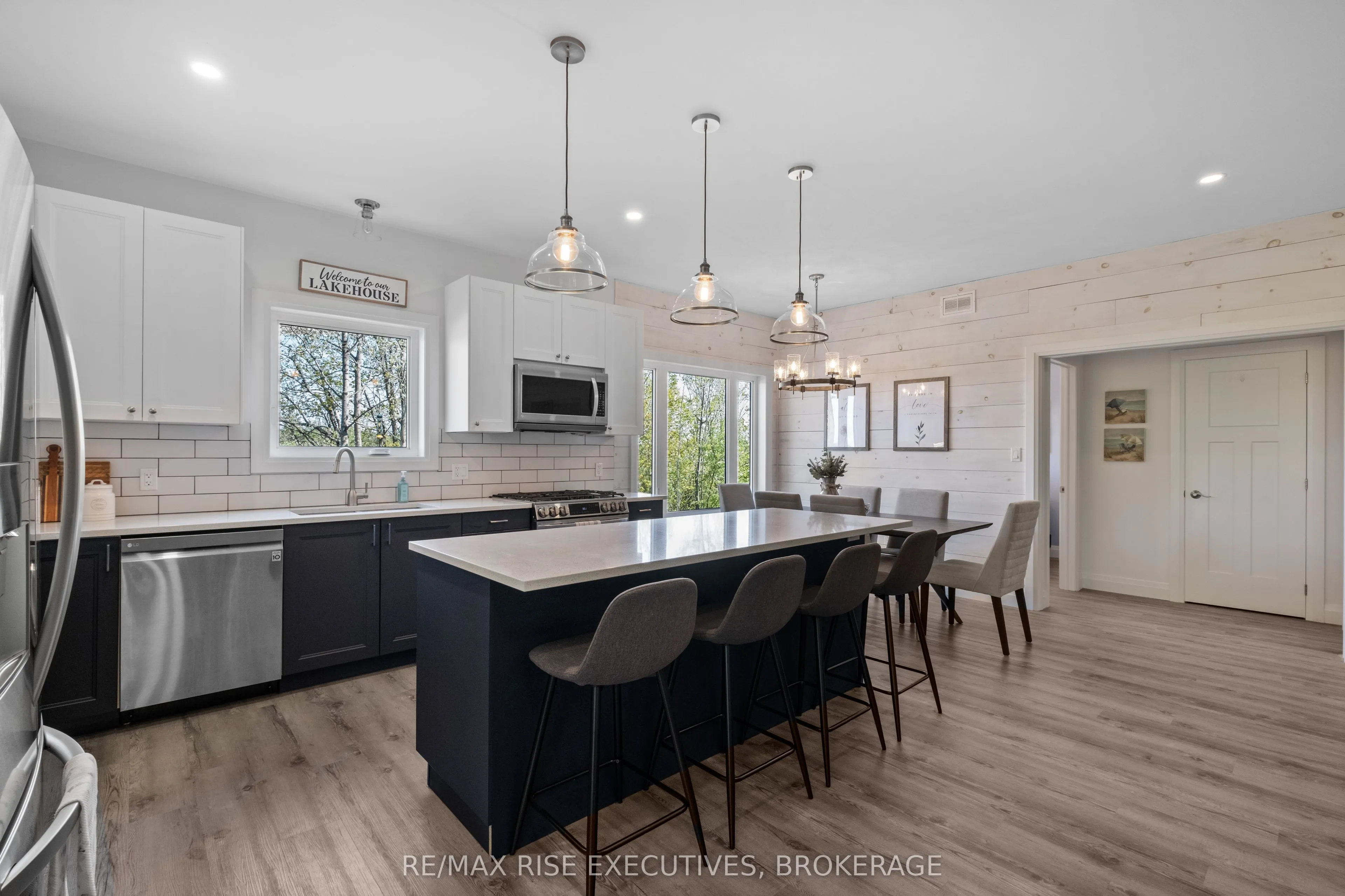 1022 Briscoe Bay Lane