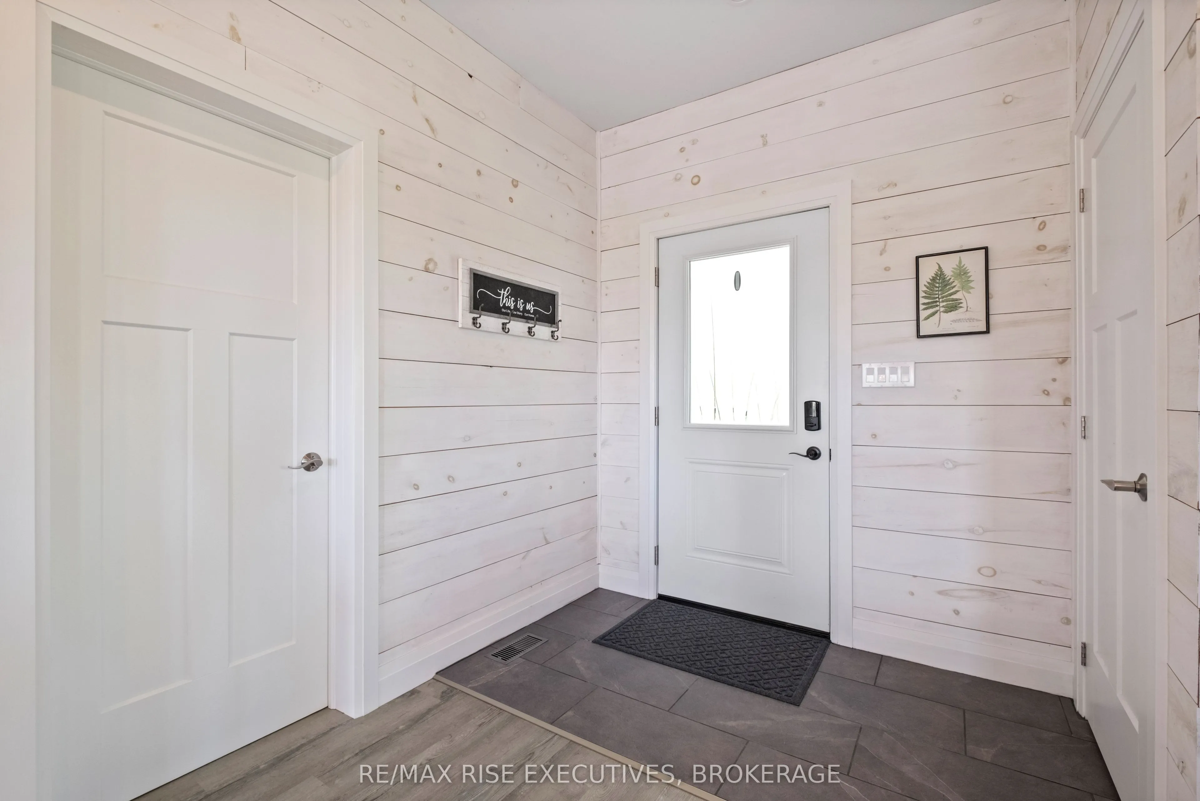 1022 Briscoe Bay Lane