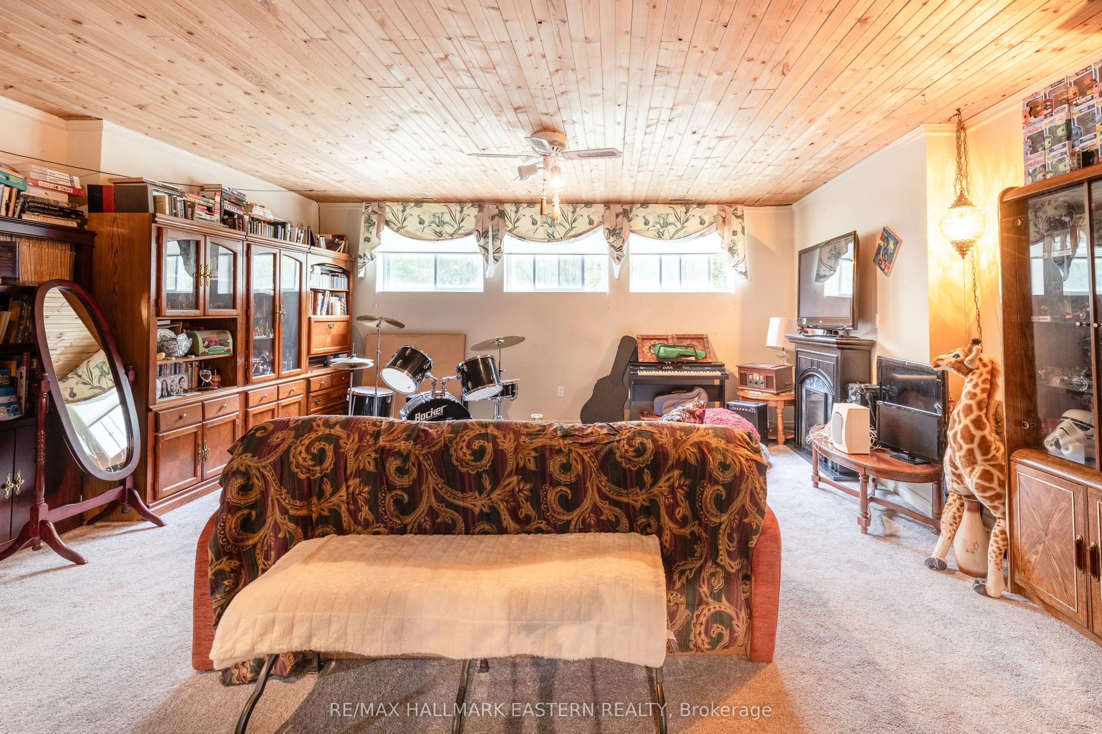 28 Woodlawn Drive