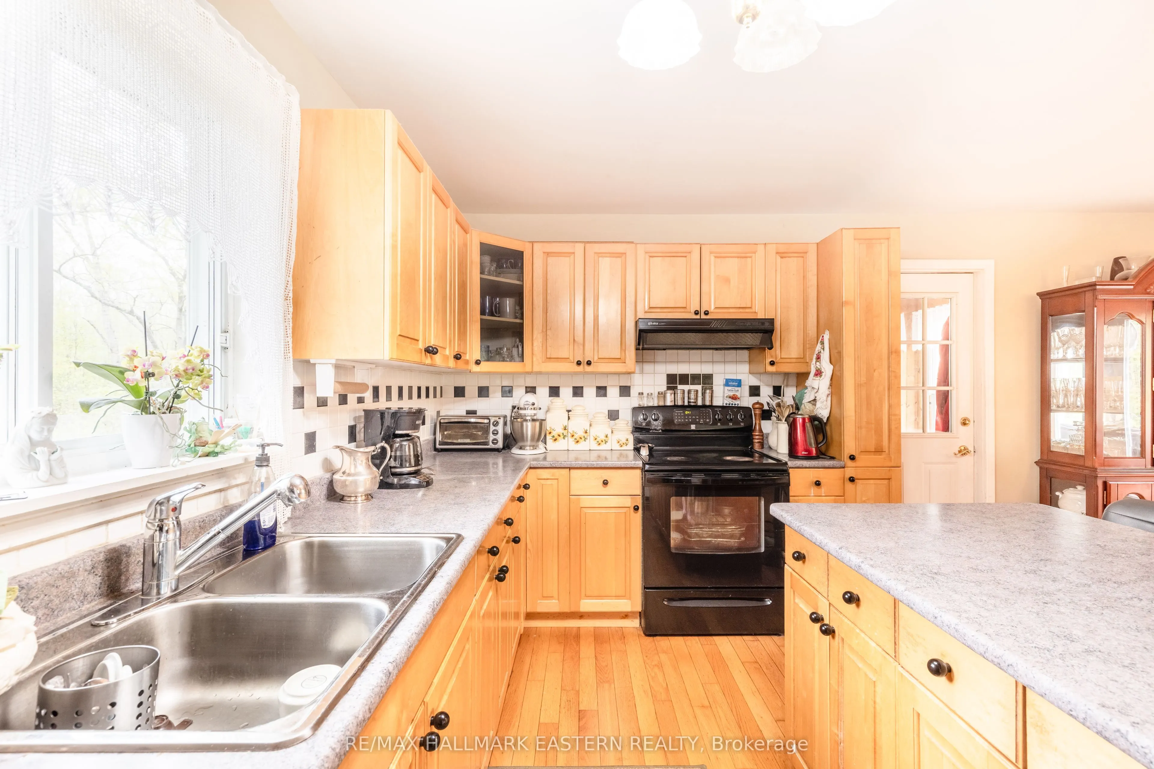 28 Woodlawn Drive