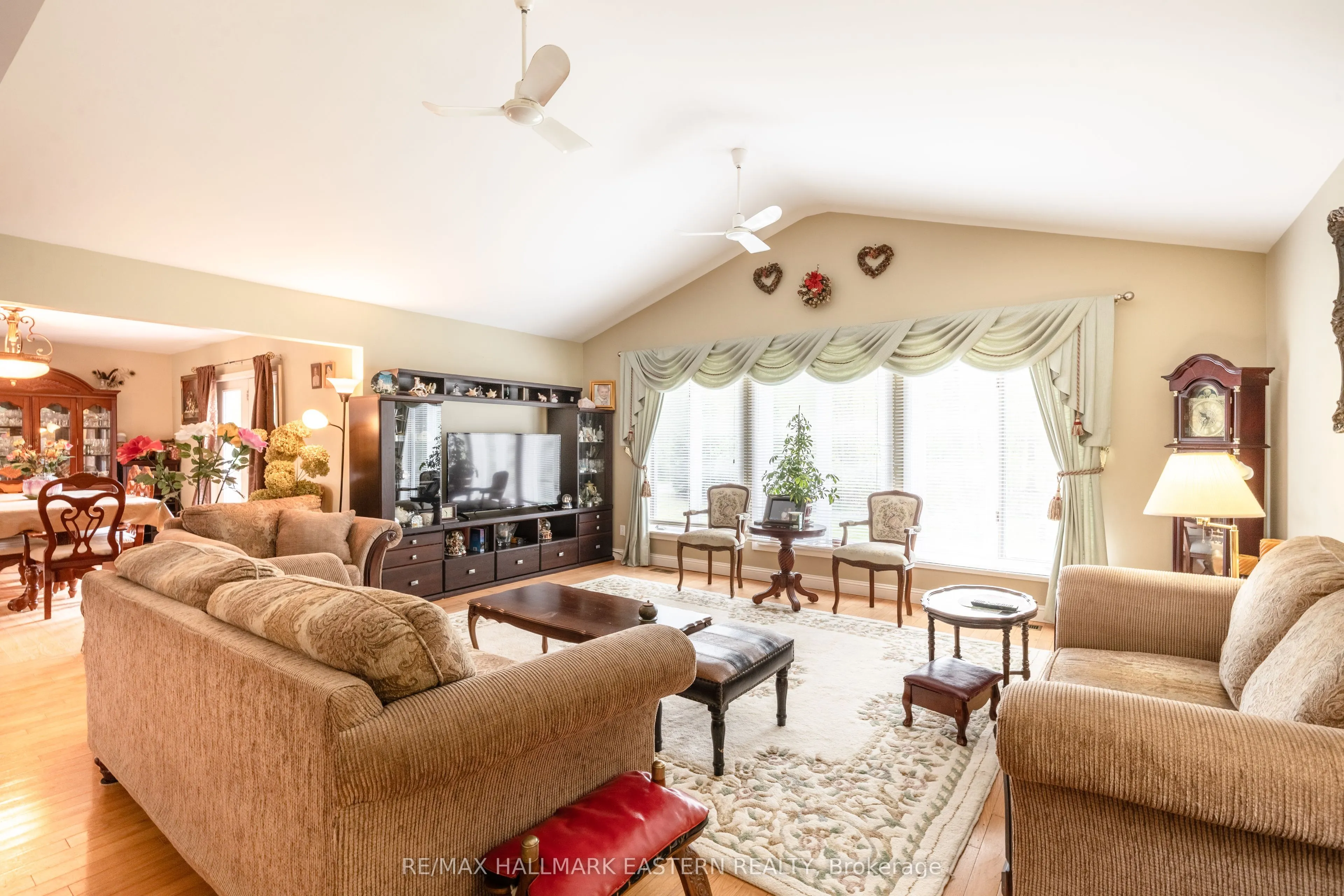 28 Woodlawn Drive