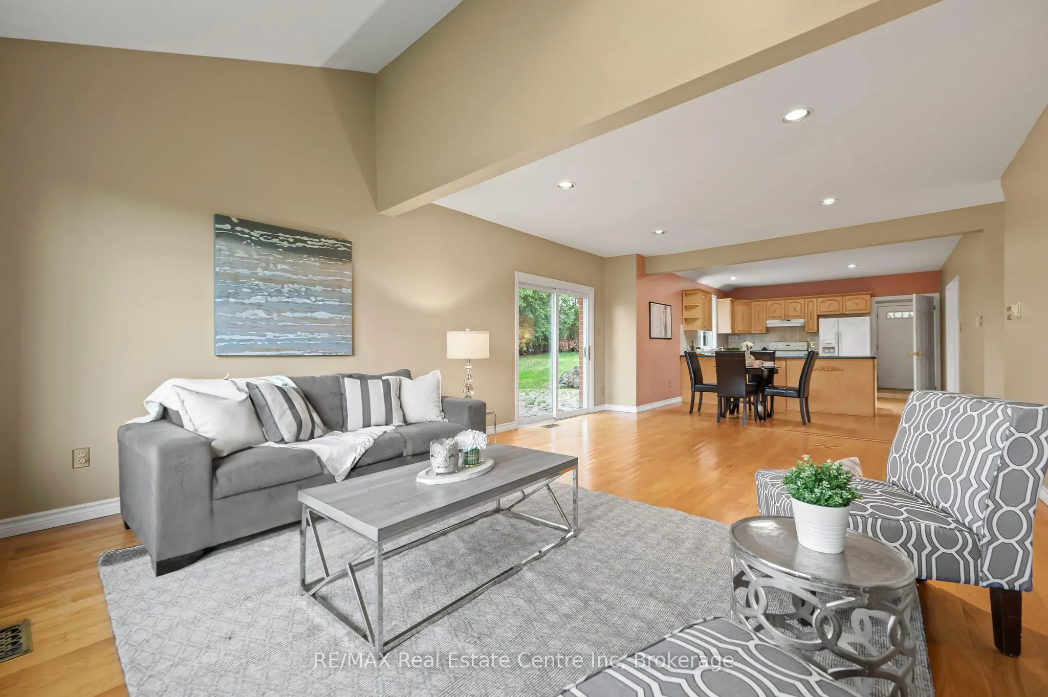 4 BROCK Road N