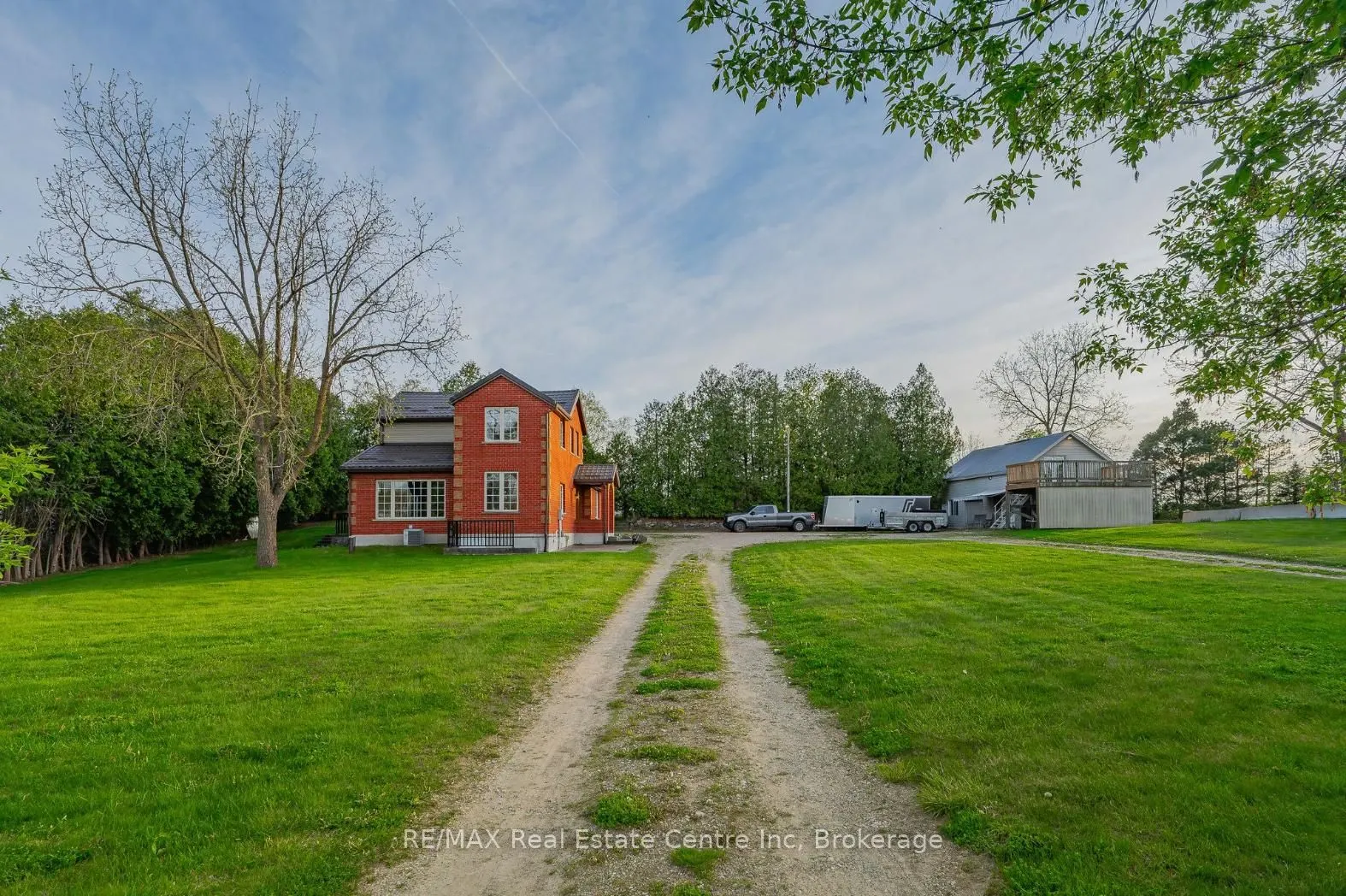 4 BROCK Road N
