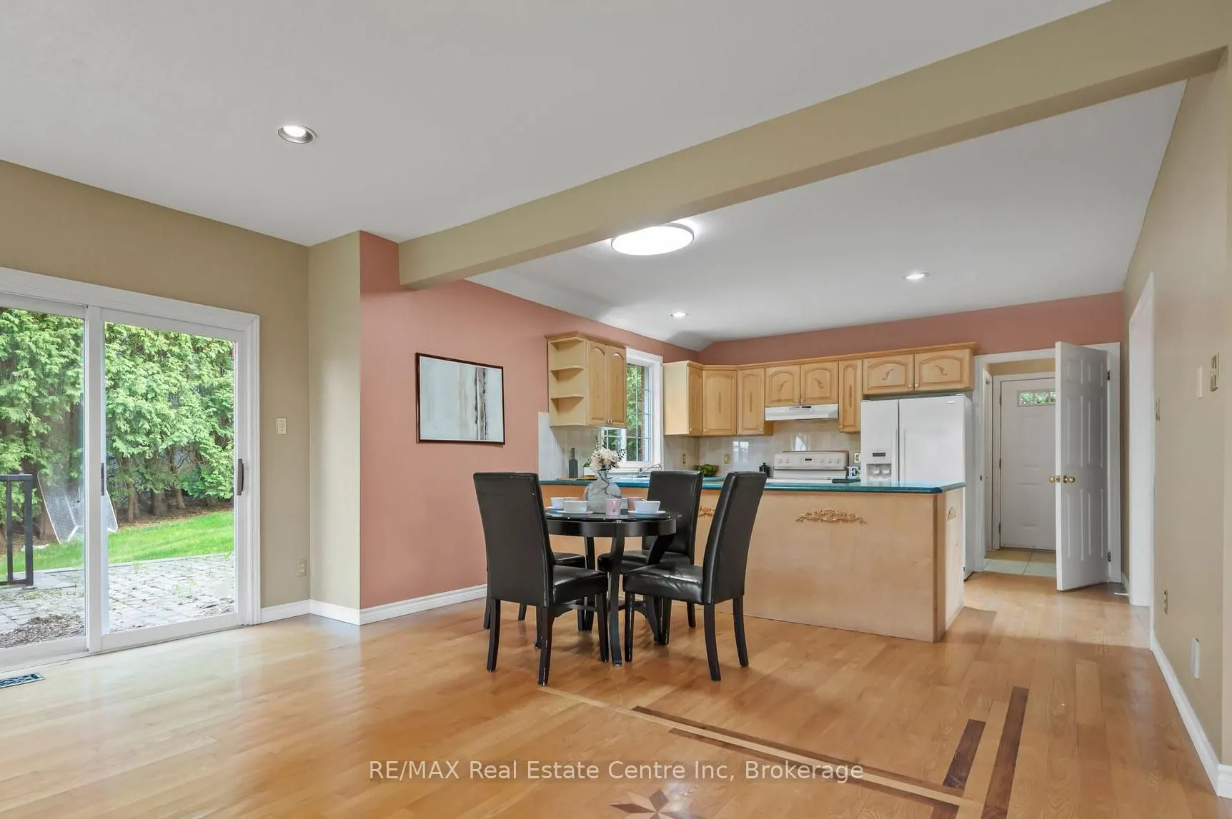 4 BROCK Road N