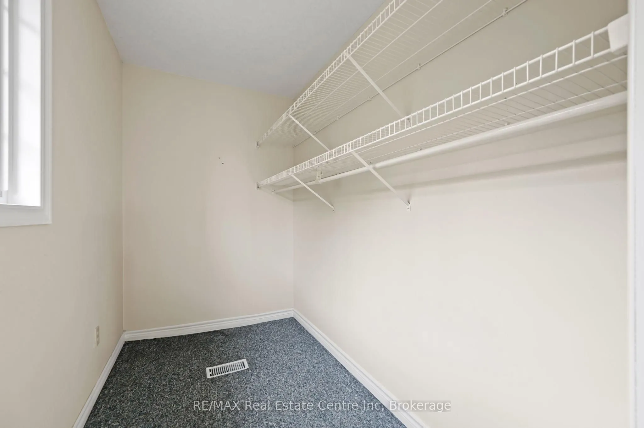 4 BROCK Road N