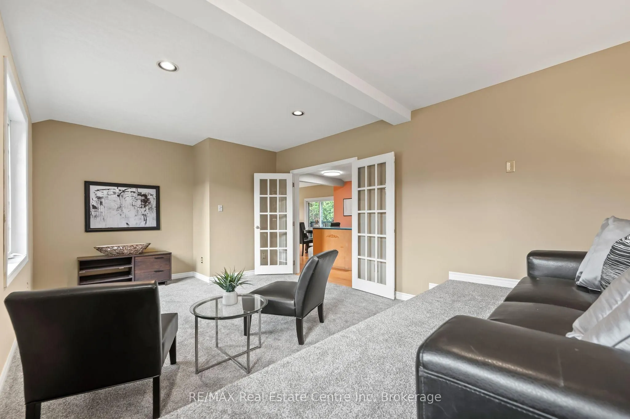 4 BROCK Road N