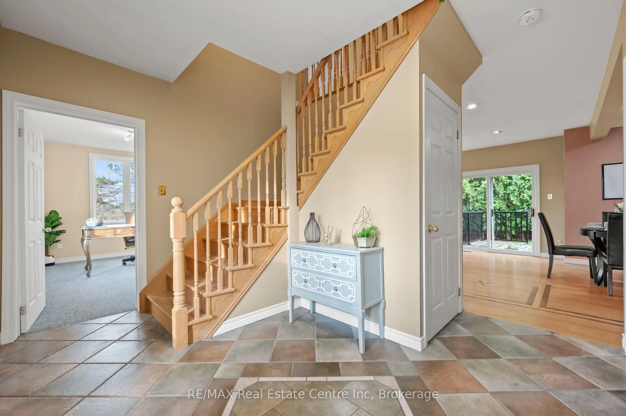 4 BROCK Road N