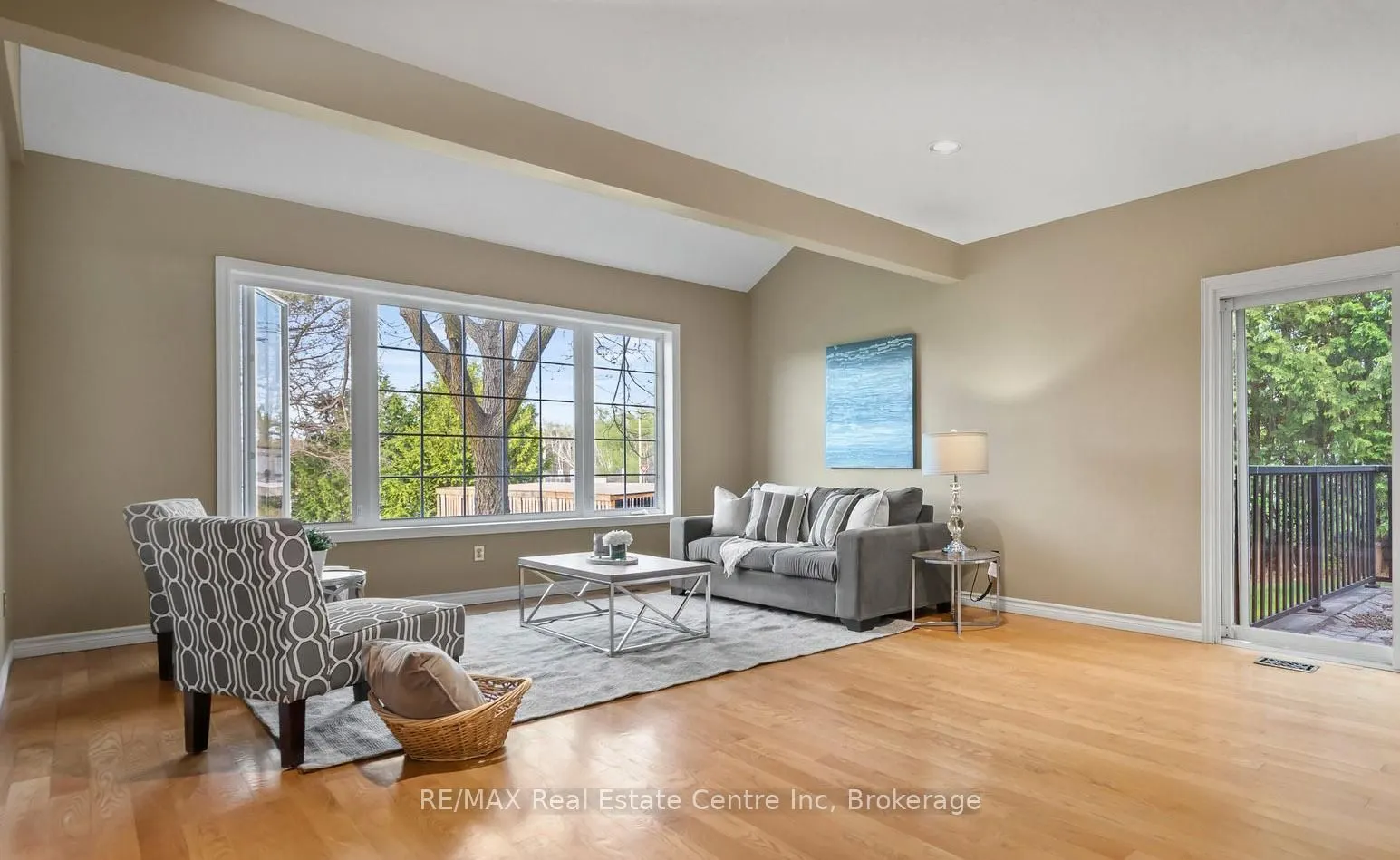 4 BROCK Road N