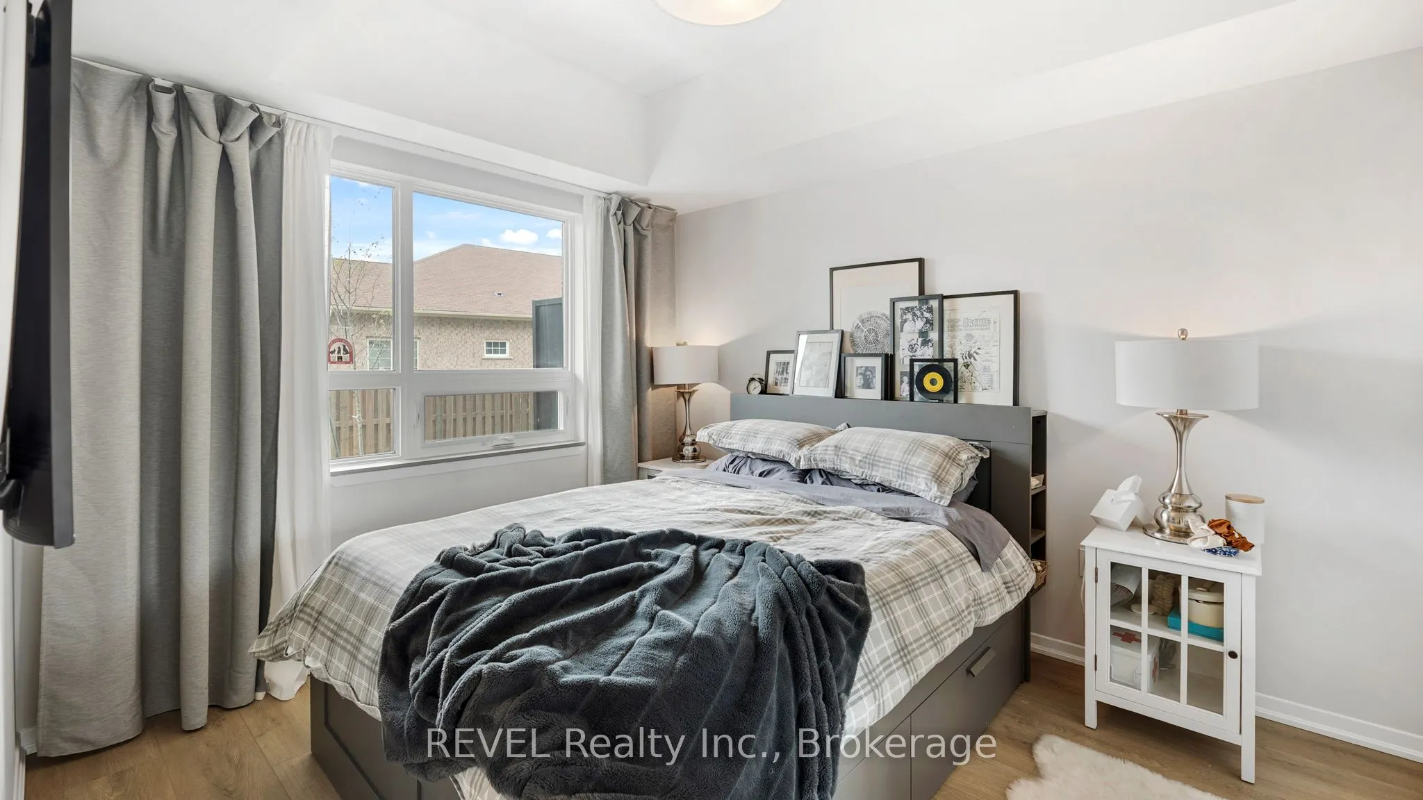 3998 Victoria Avenue, #106