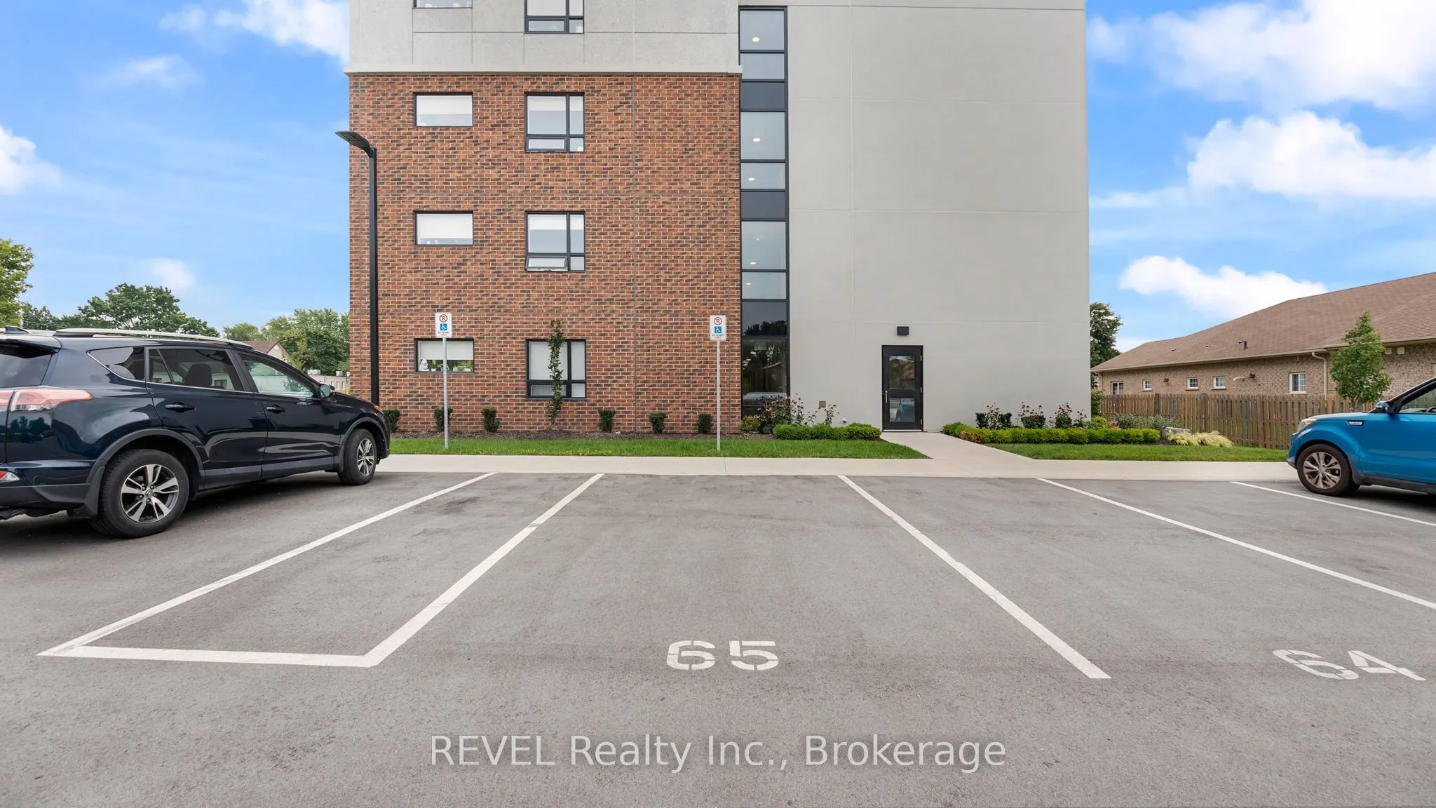 3998 Victoria Avenue, #106