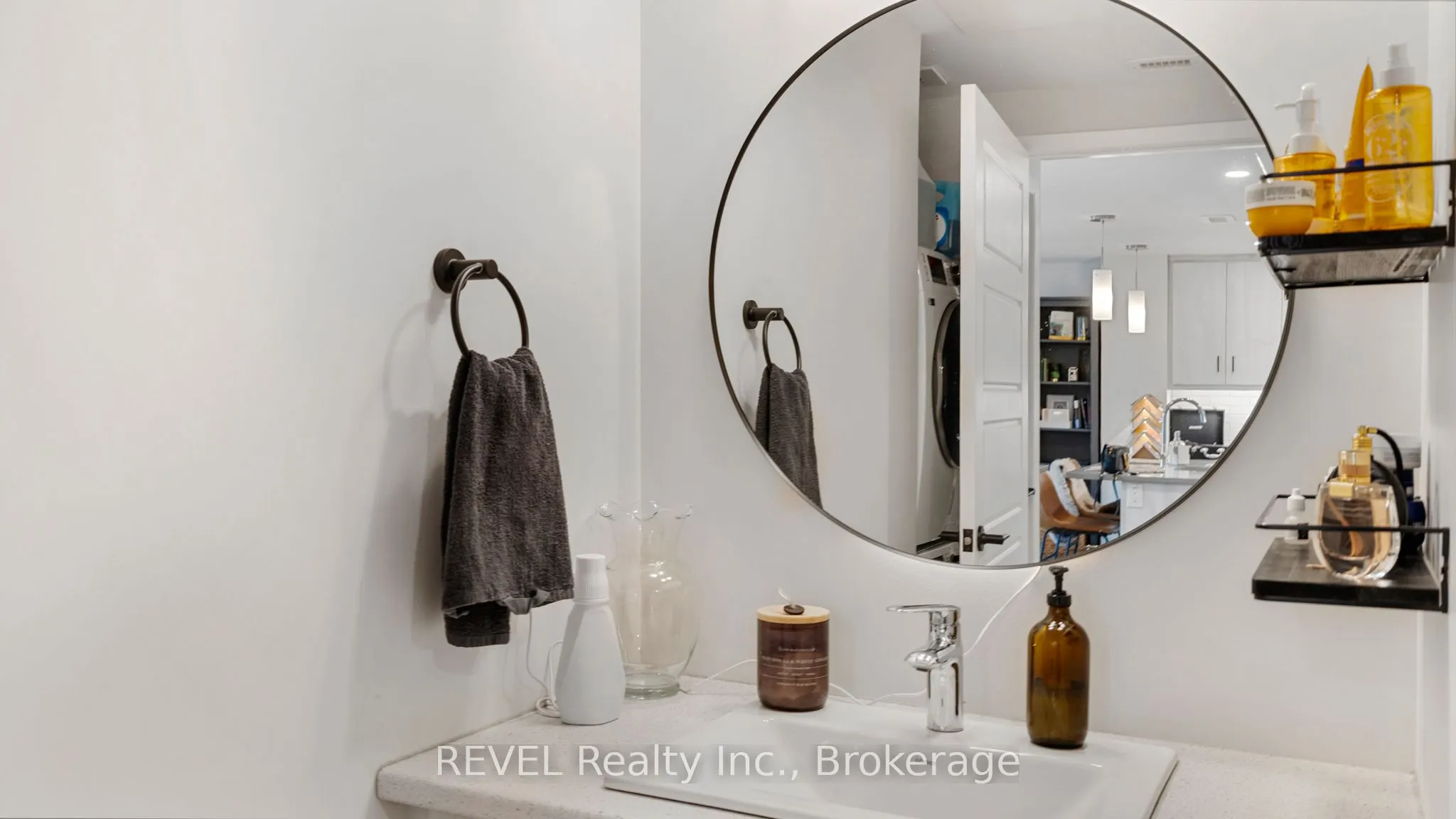 3998 Victoria Avenue, #106