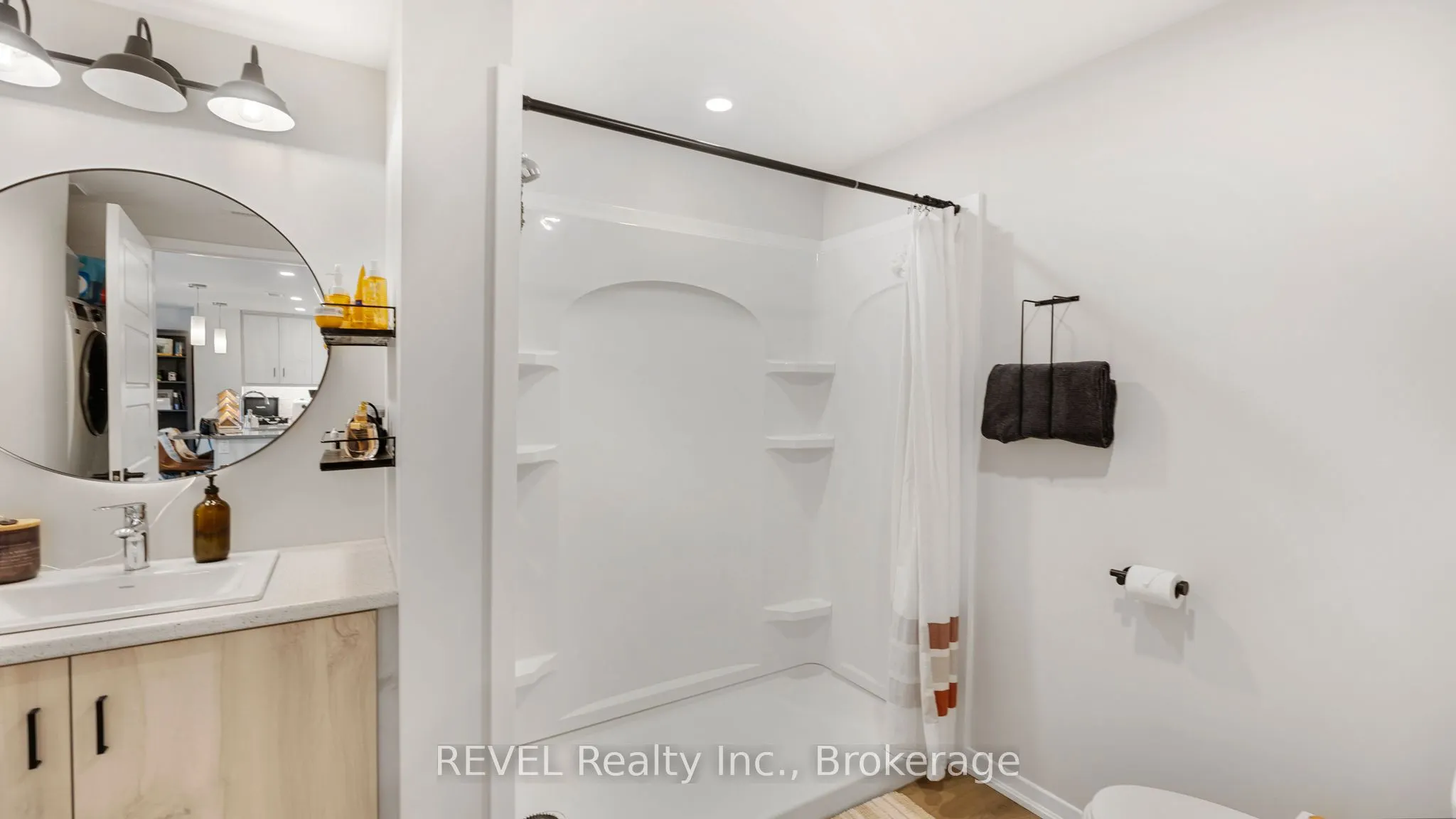 3998 Victoria Avenue, #106