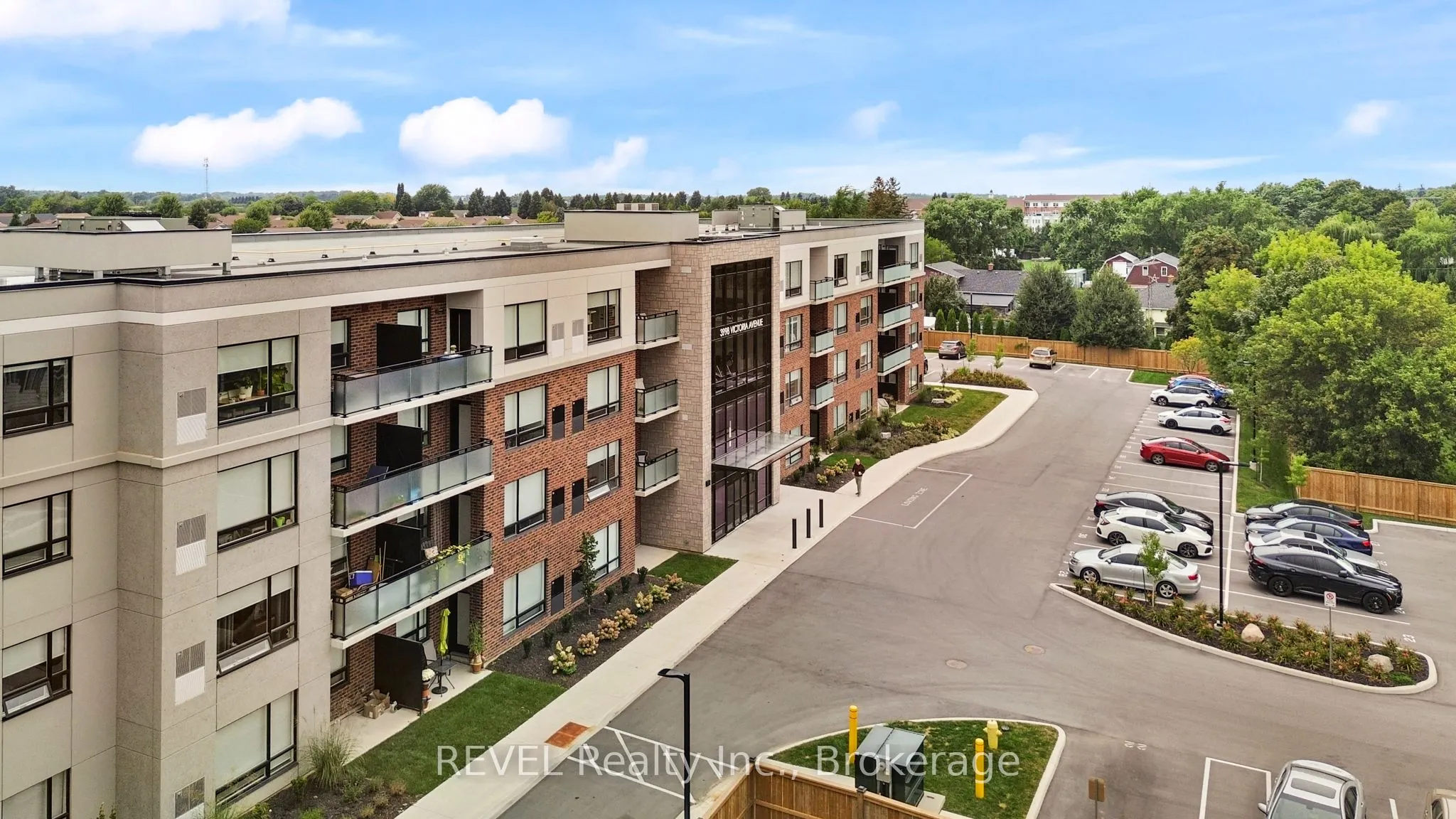 3998 Victoria Avenue, #106
