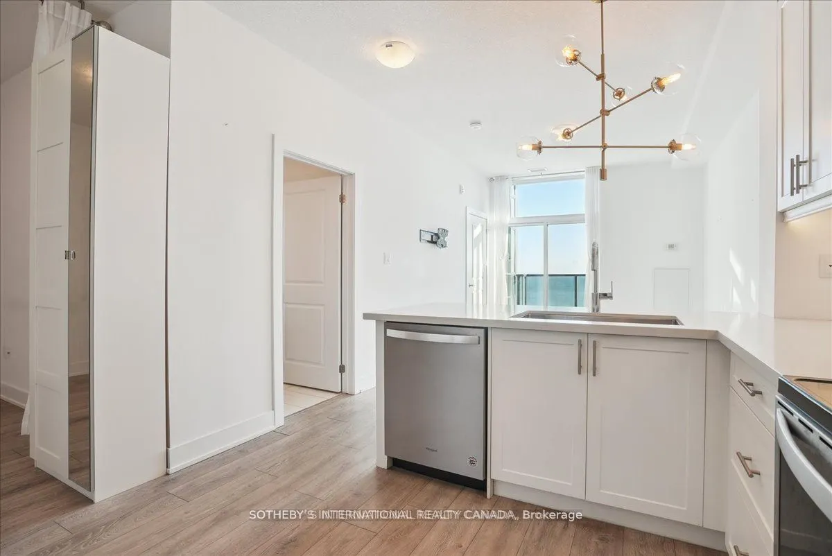 101 Shoreview Place #633