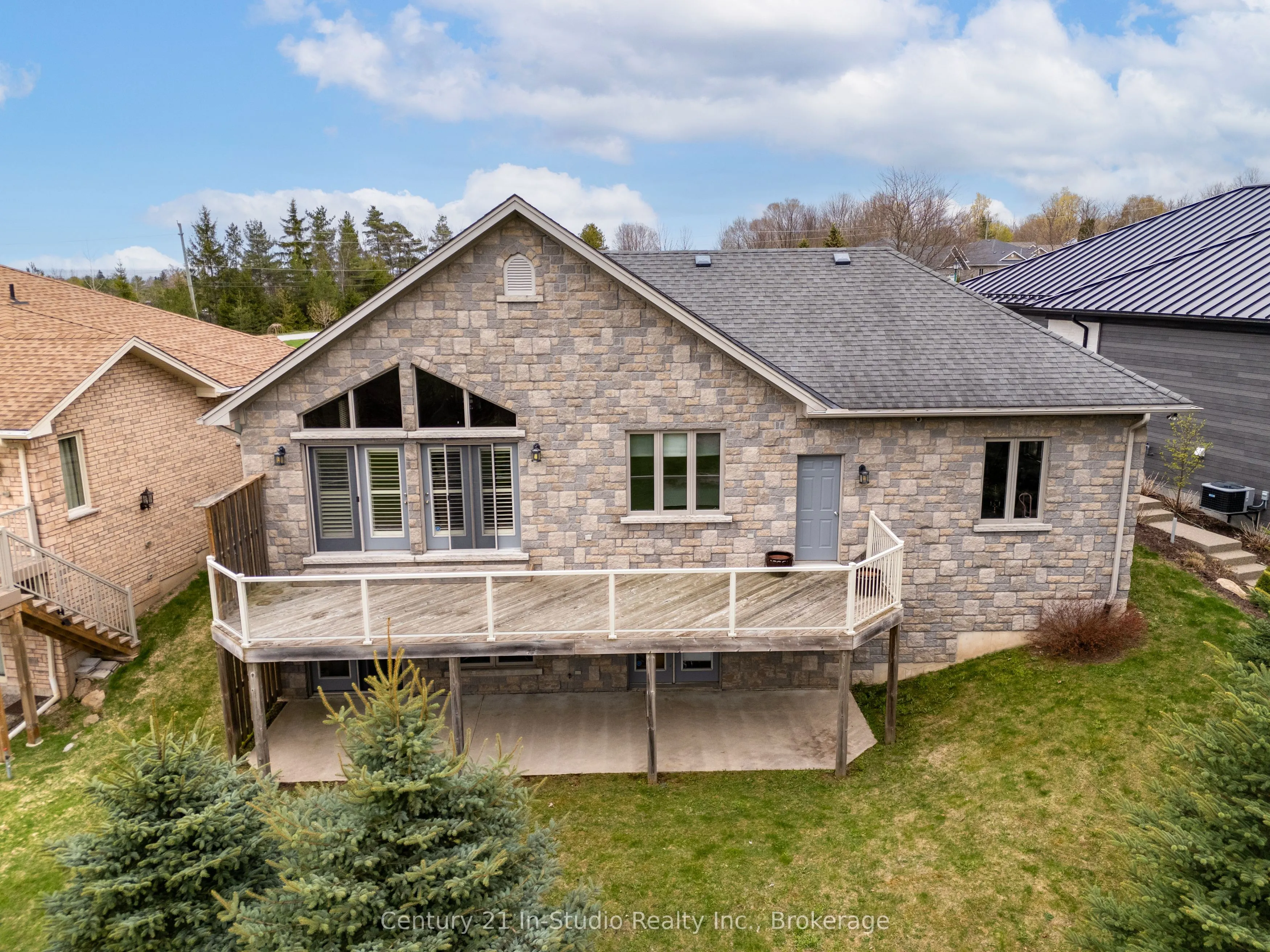 6 Glen Abbey Court