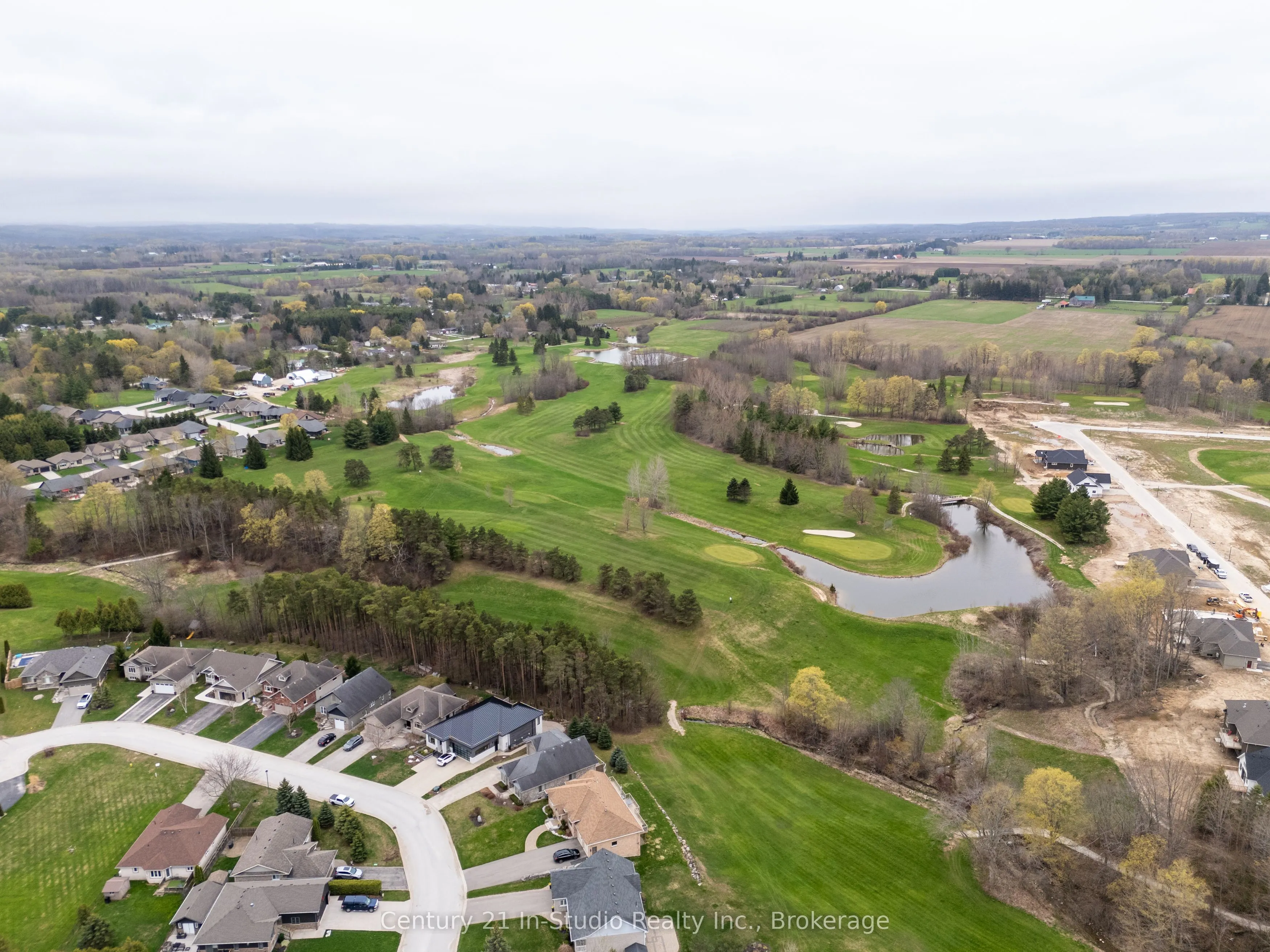 6 Glen Abbey Court