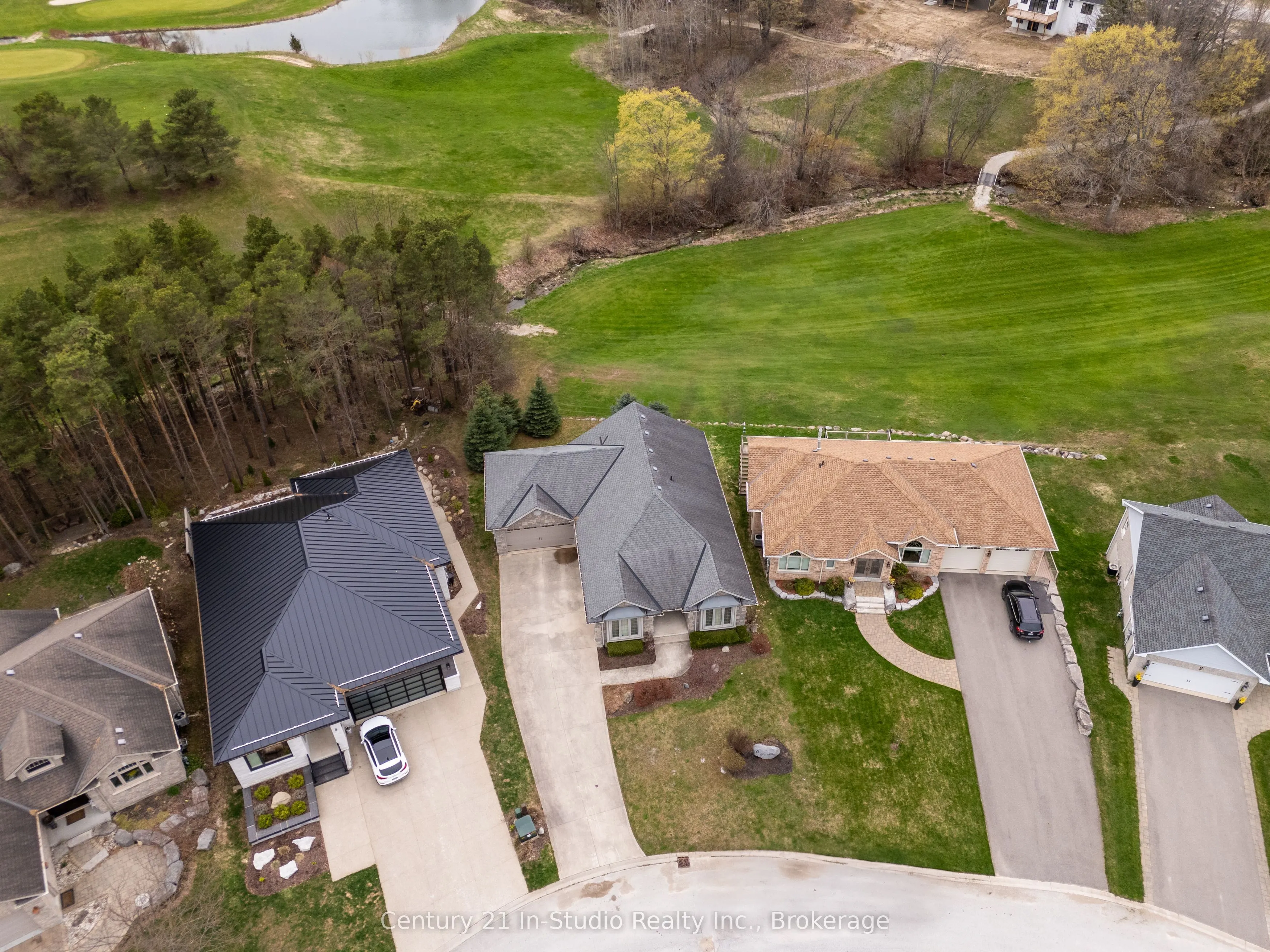 6 Glen Abbey Court