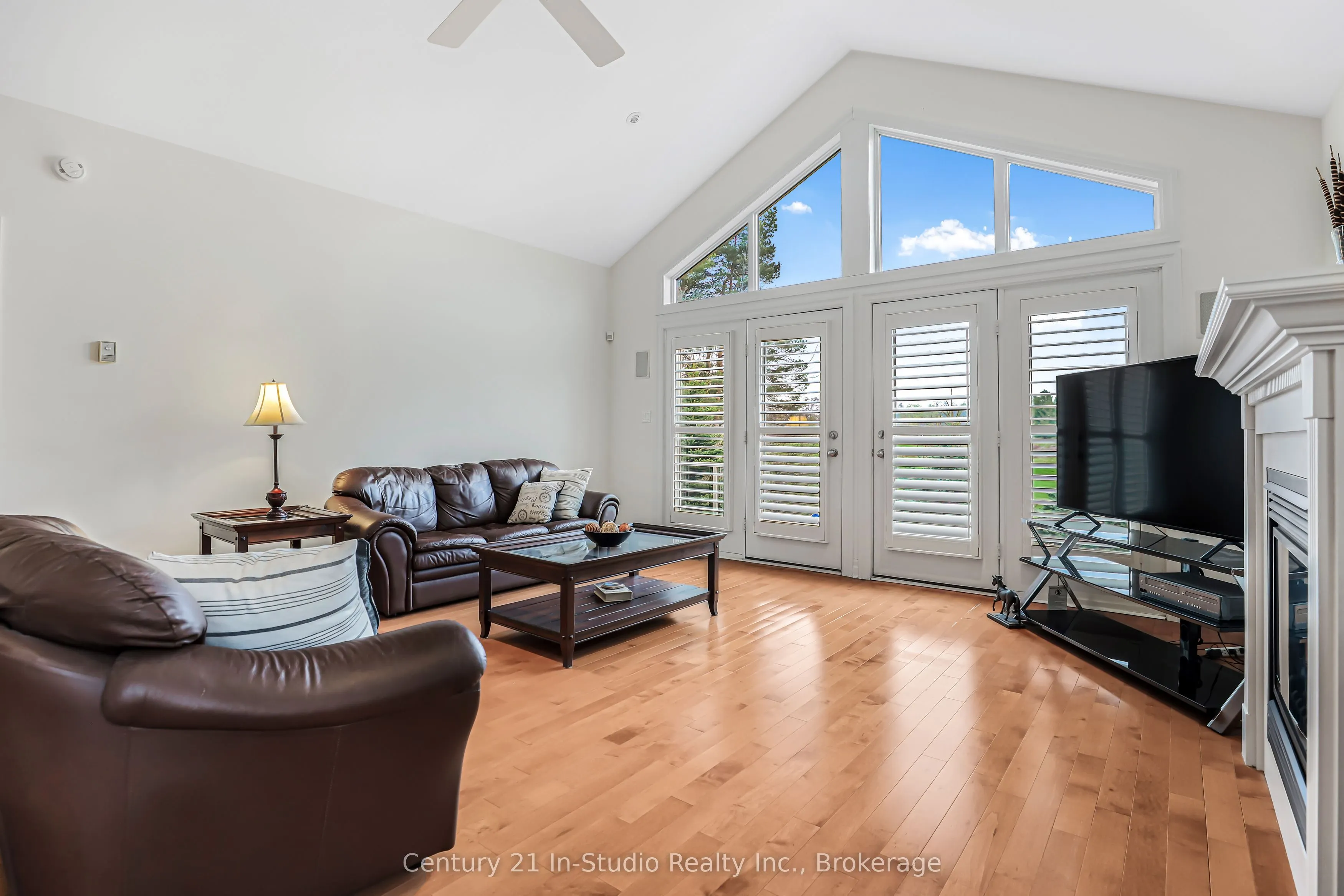 6 Glen Abbey Court
