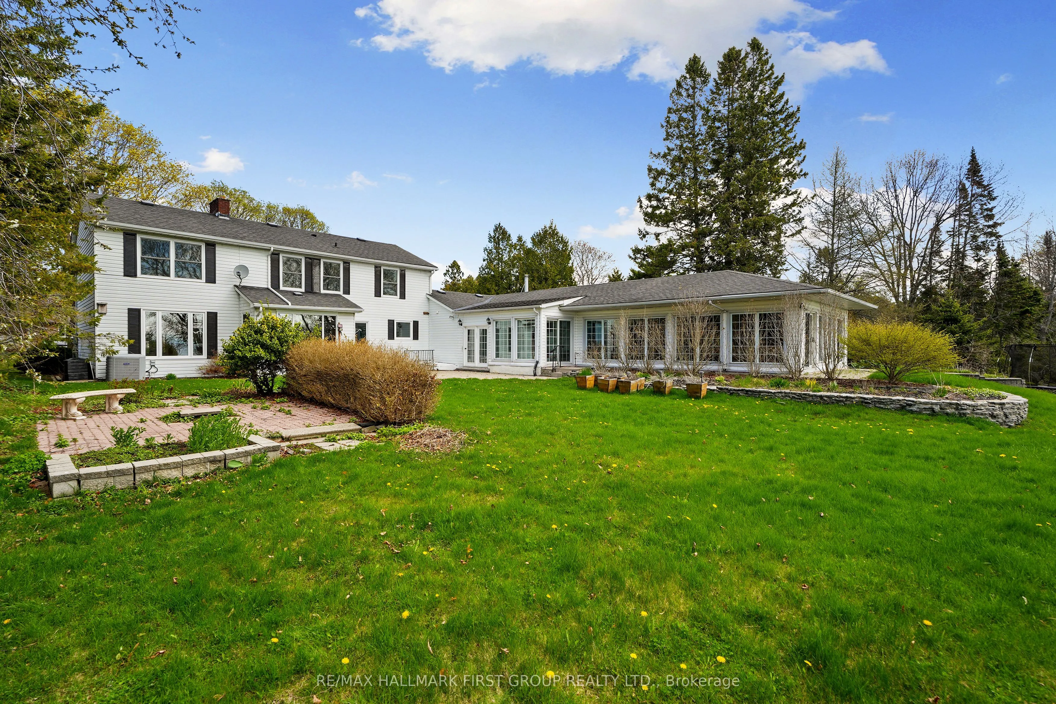 401 Lakeshore Drive