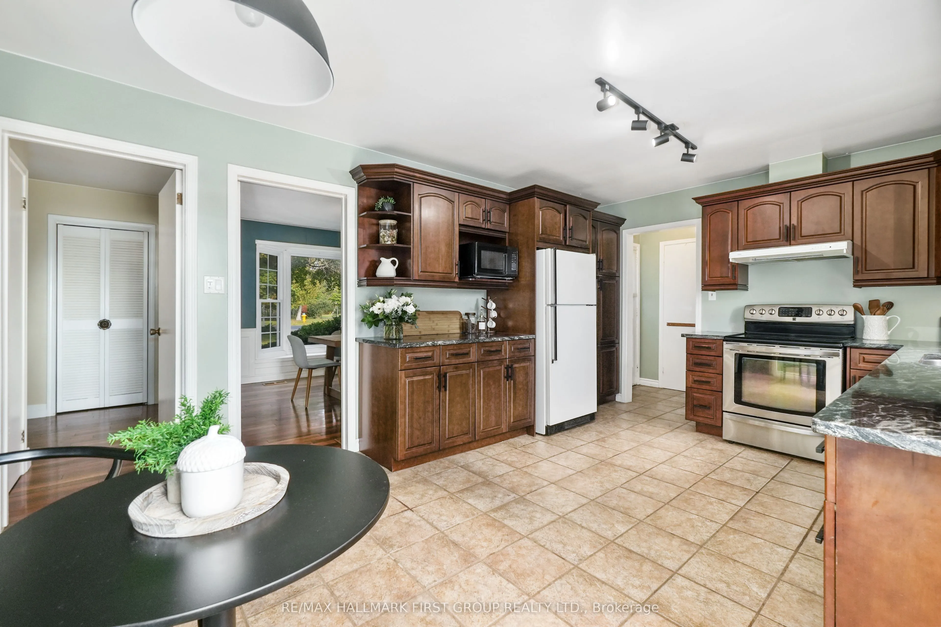 401 Lakeshore Drive