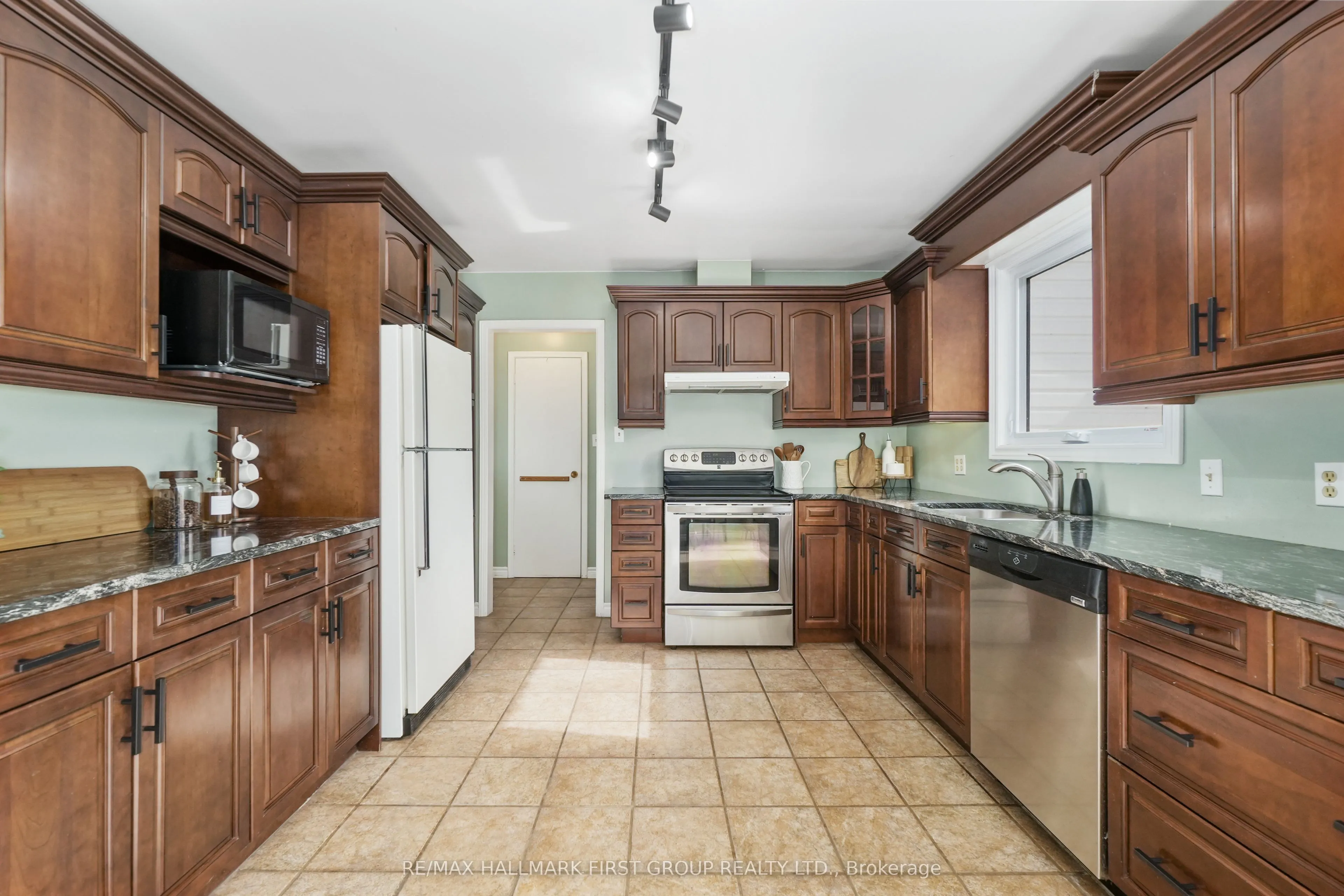 401 Lakeshore Drive