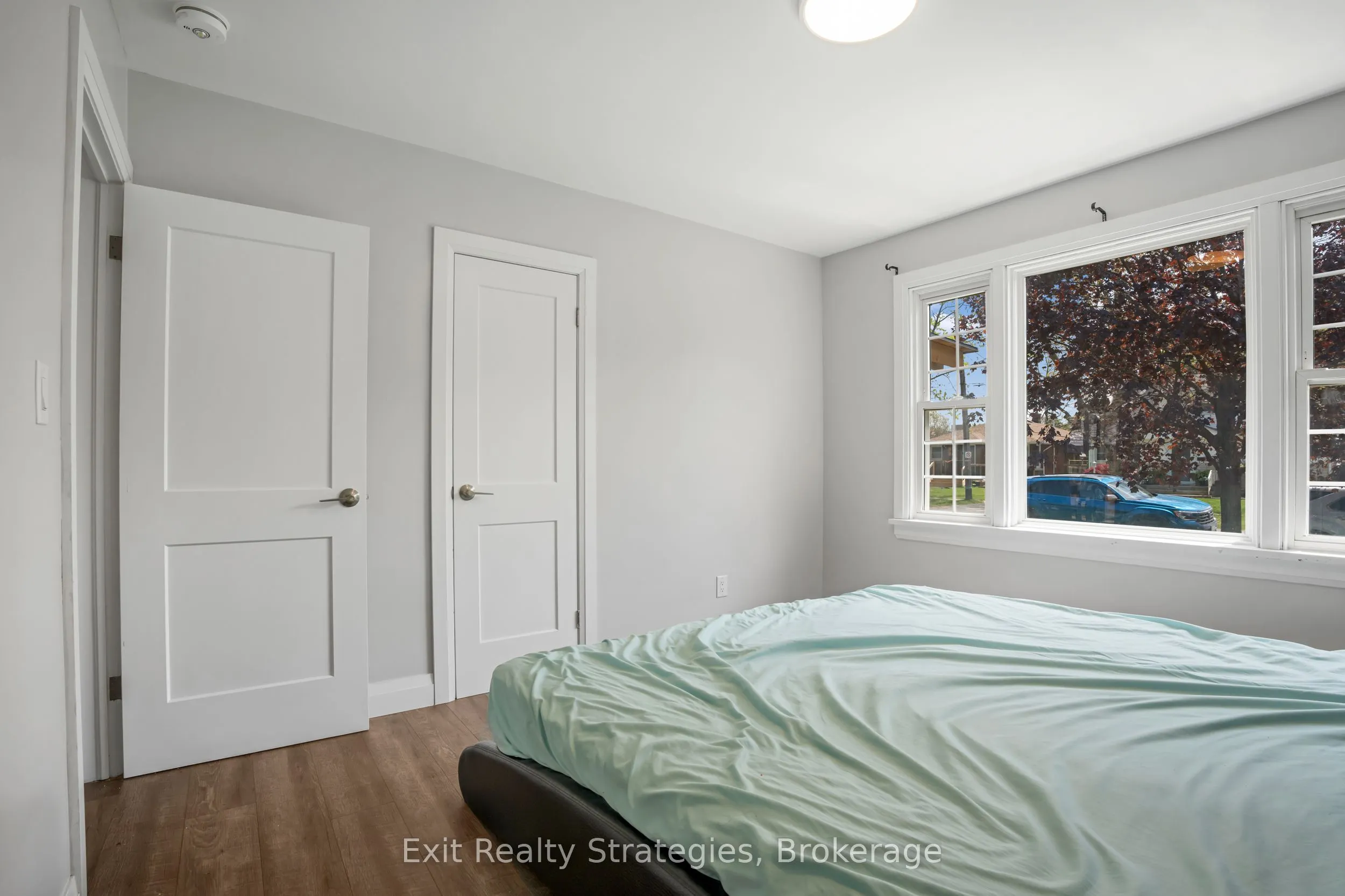 9 Heywood Avenue