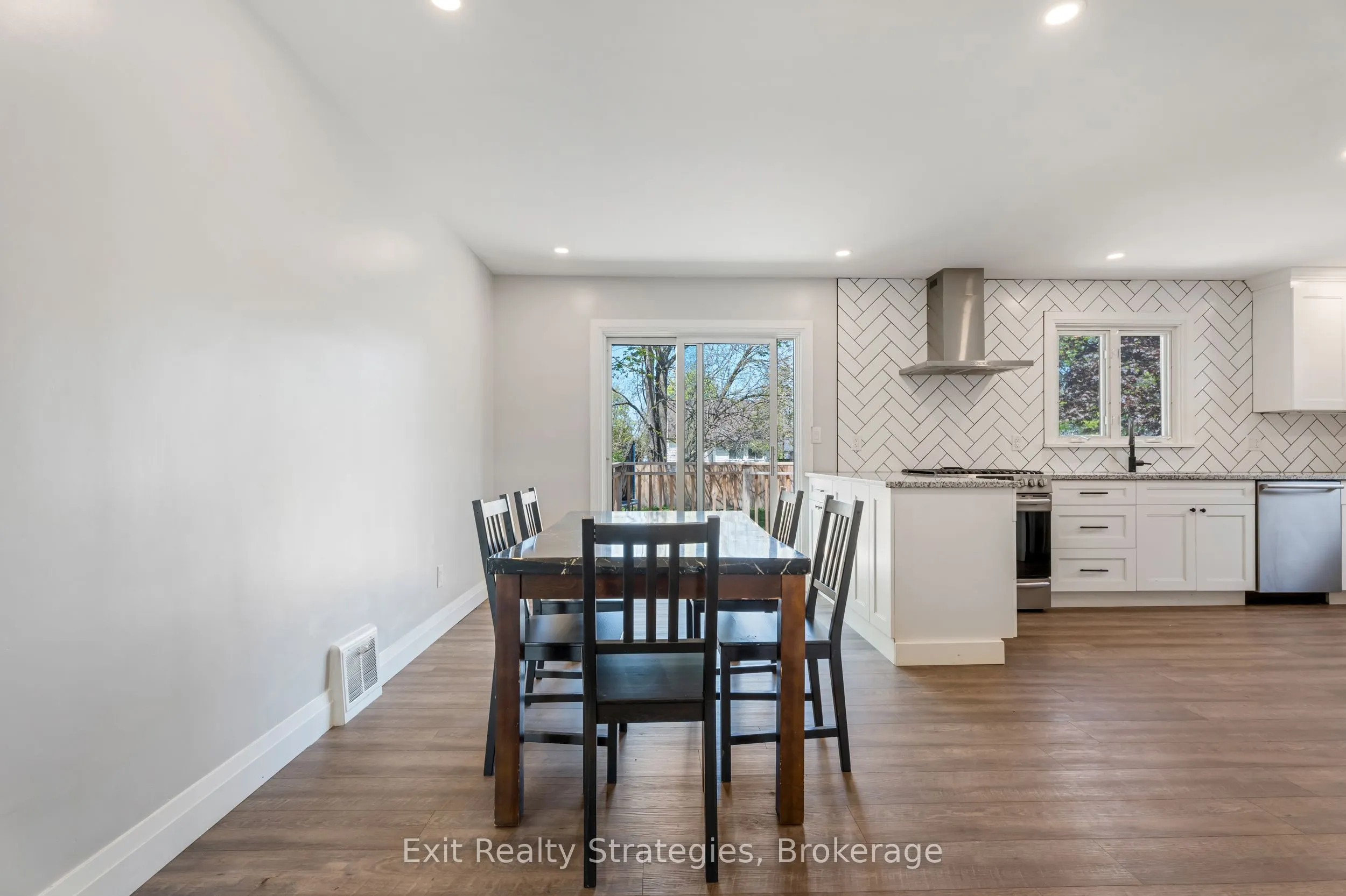 9 Heywood Avenue