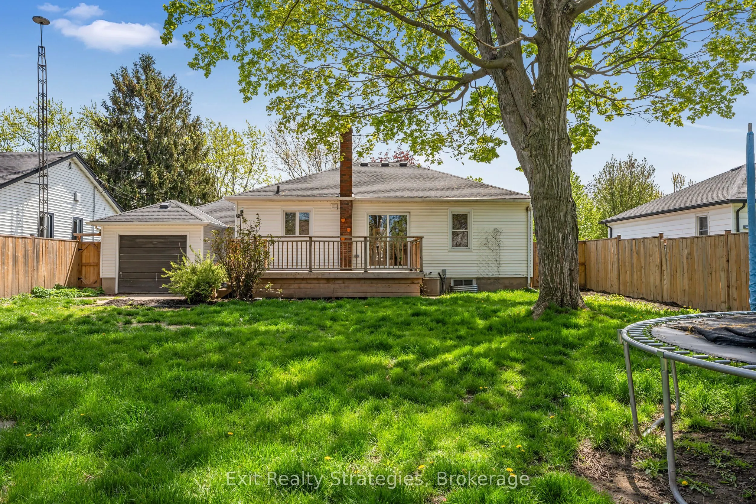 9 Heywood Avenue