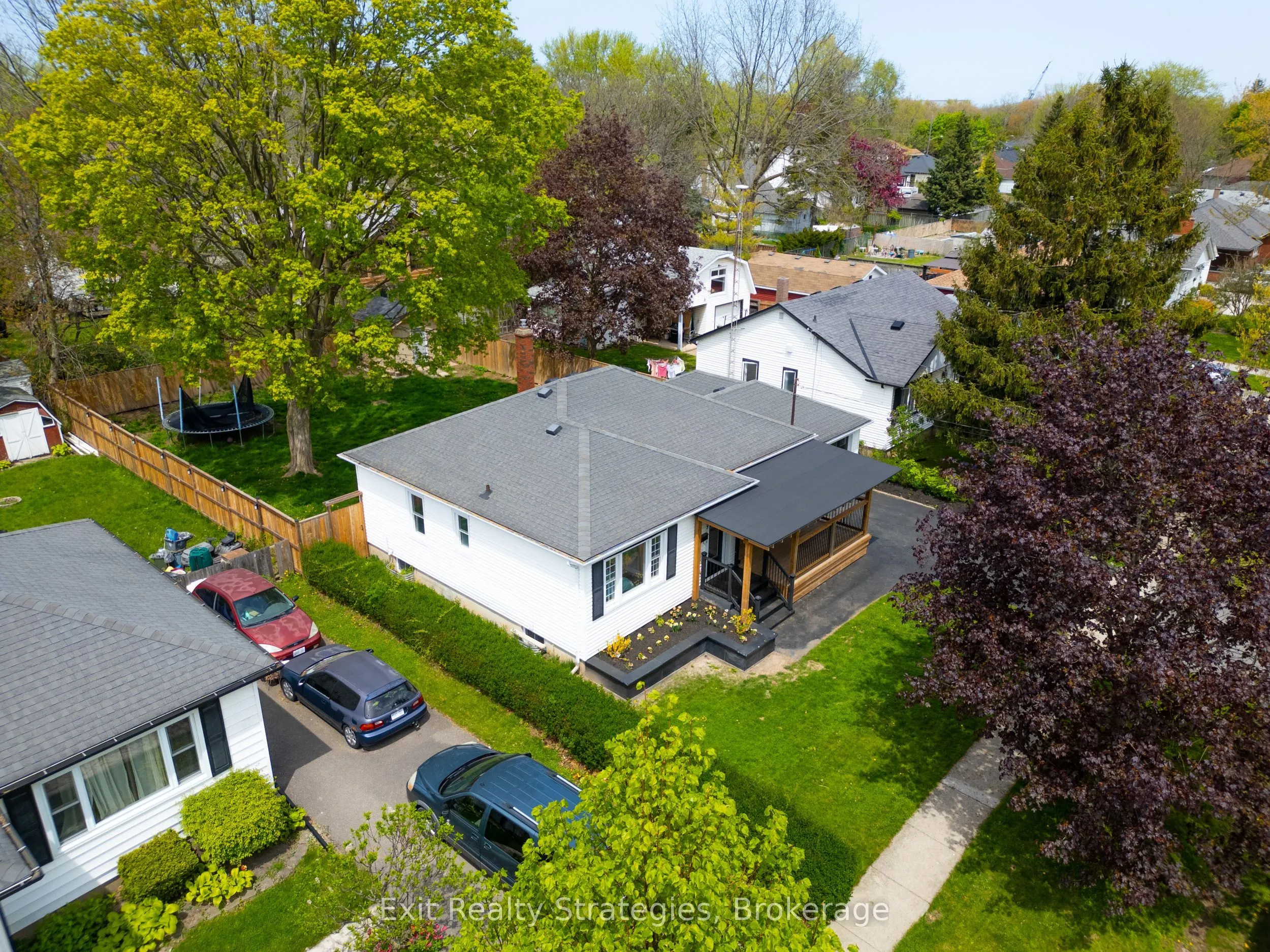 9 Heywood Avenue