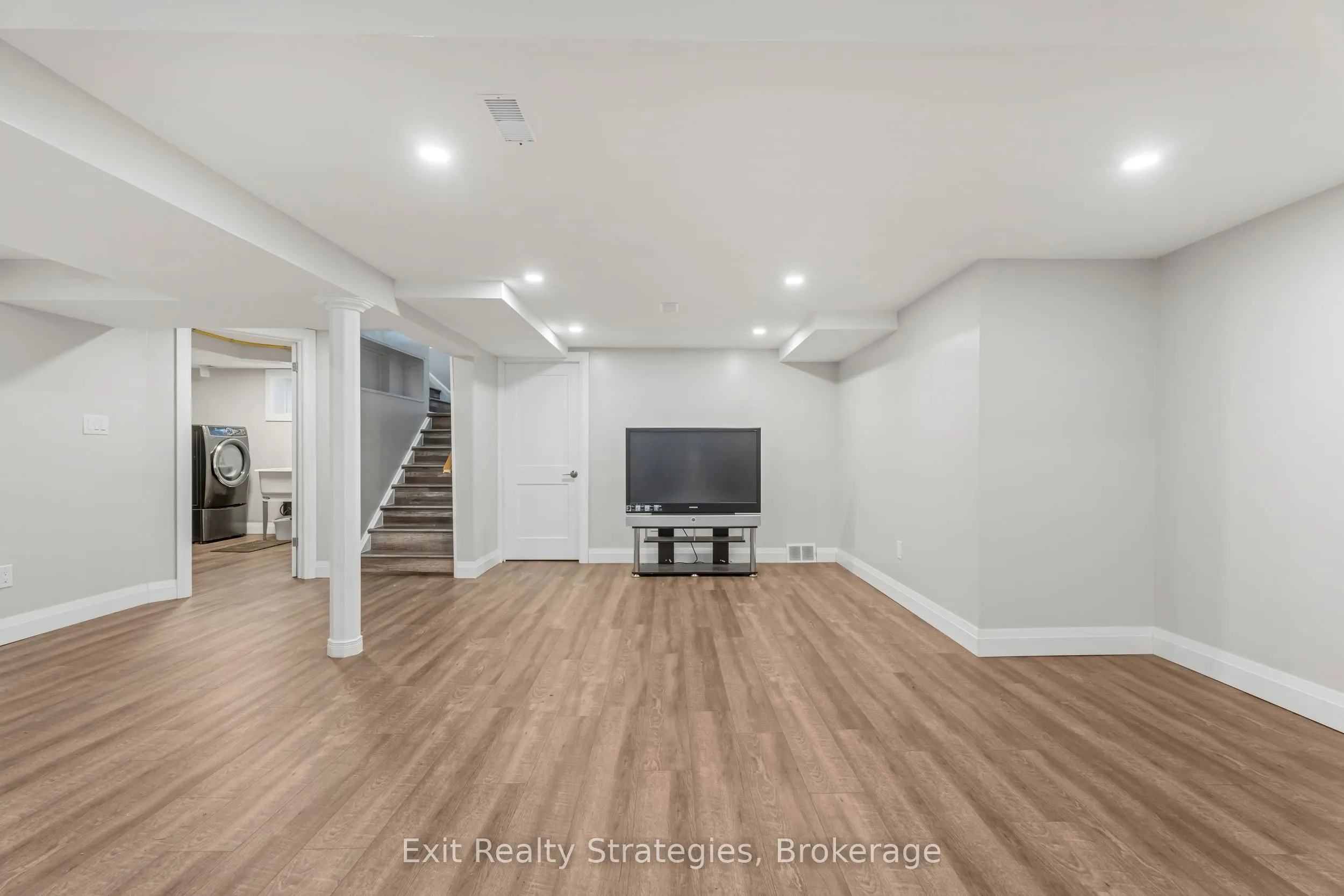 9 Heywood Avenue