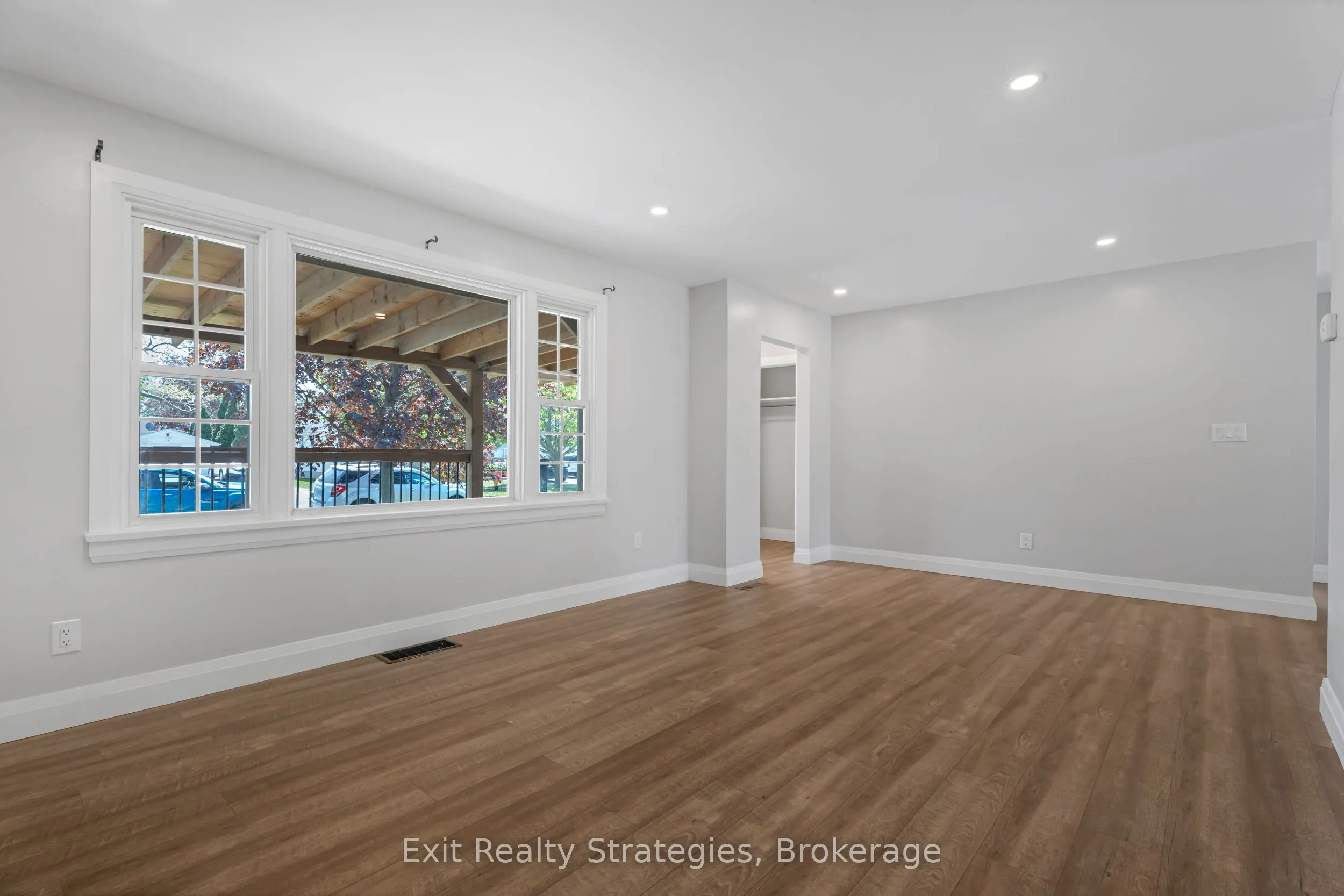 9 Heywood Avenue