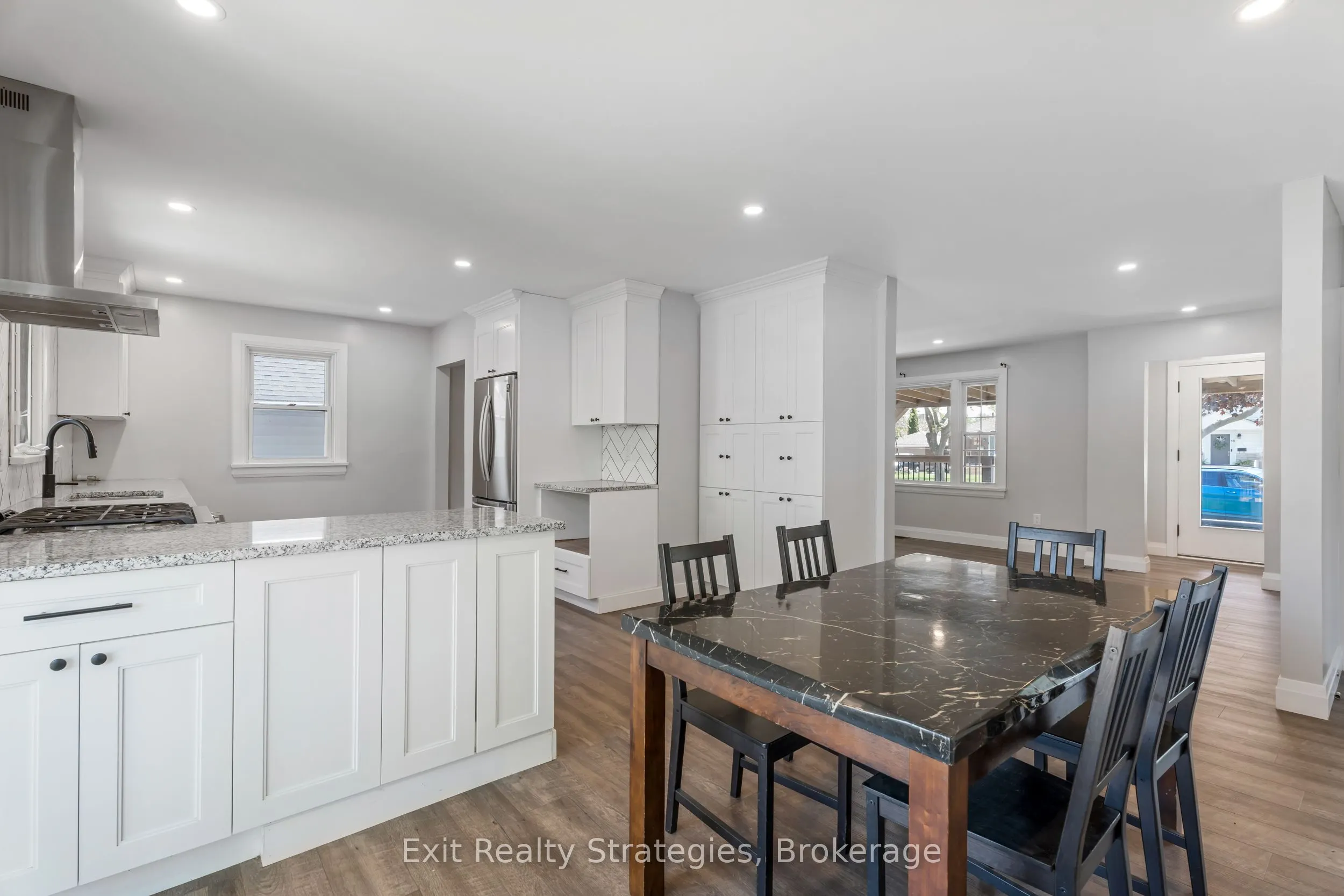 9 Heywood Avenue